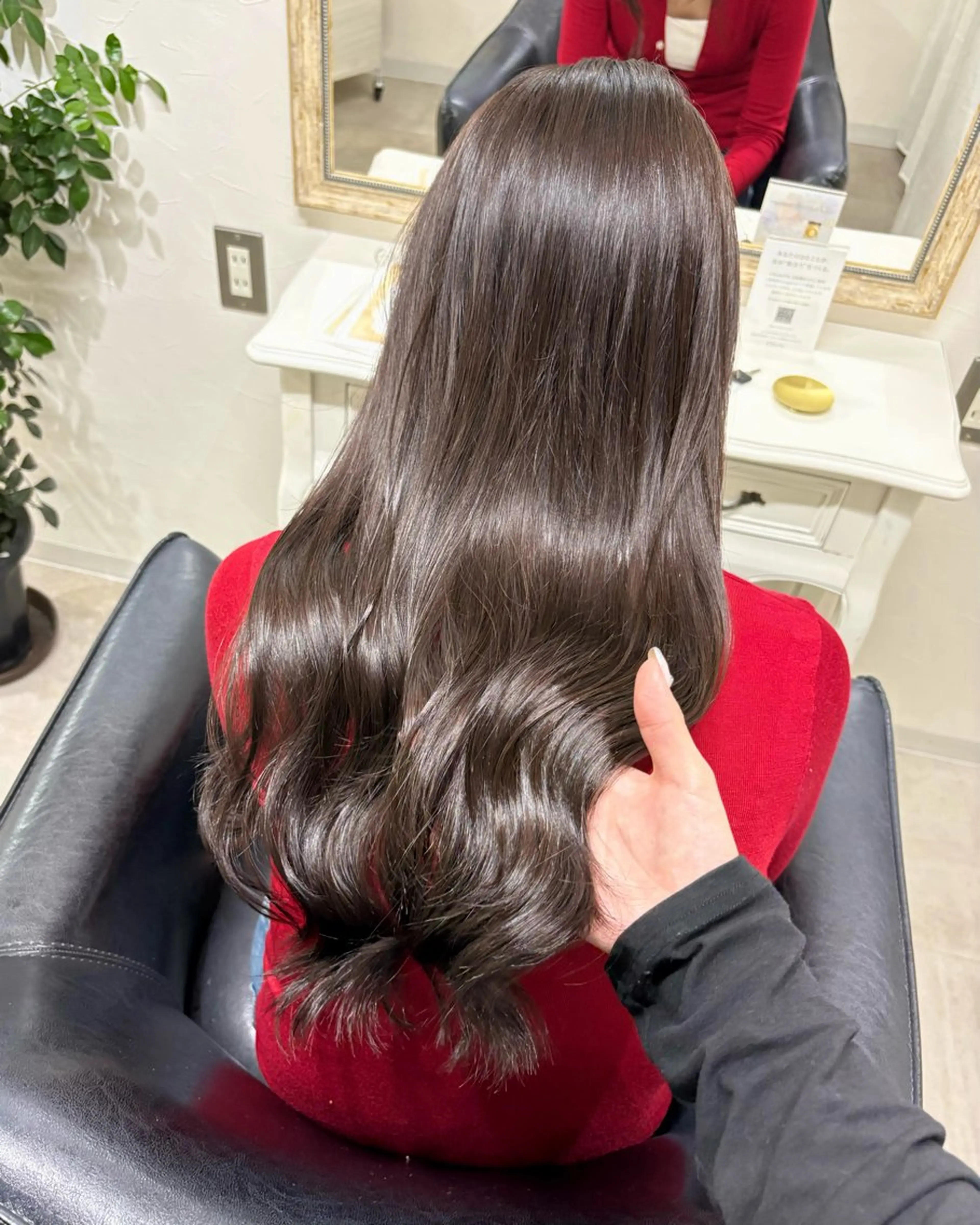 ロング ヘアカラー ChLem所属・り せのヘアスタイル