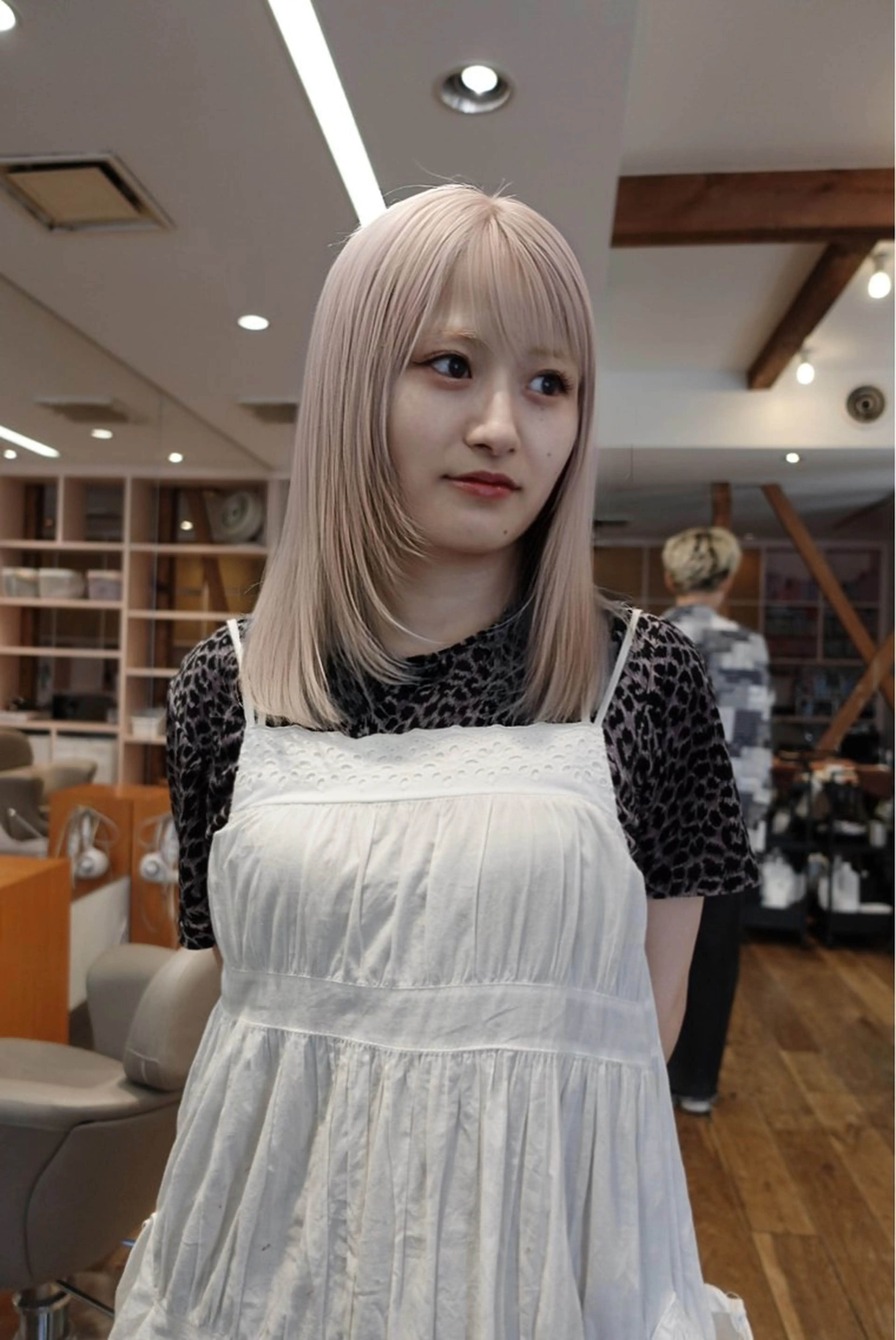 ミディアム ヘアカラー トリートメント Null 表参道所属・岩下昂世/ ハイトーン/デザインのヘアスタイル