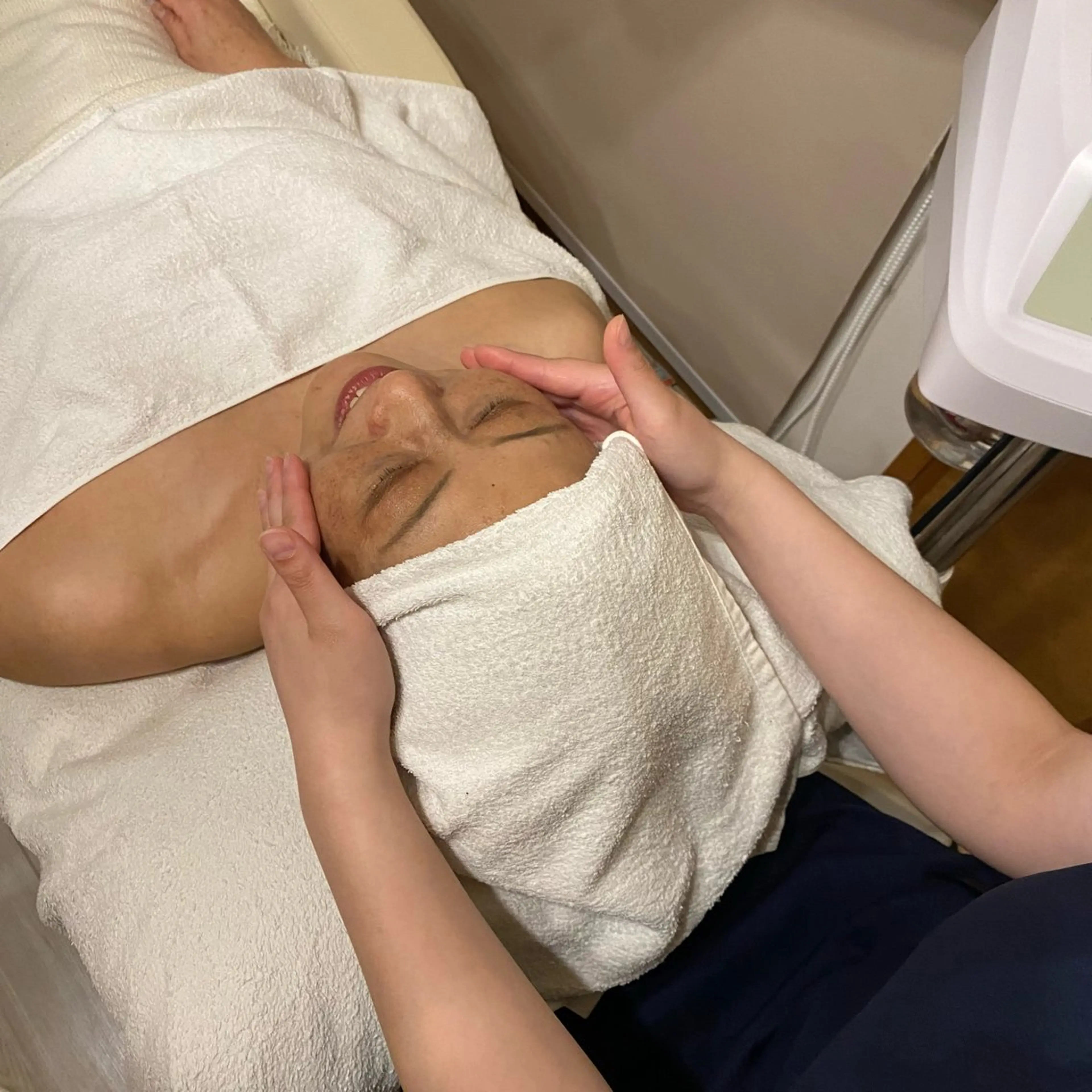 デコルテ付き小顔、美白集中ケア🤍✨の写真