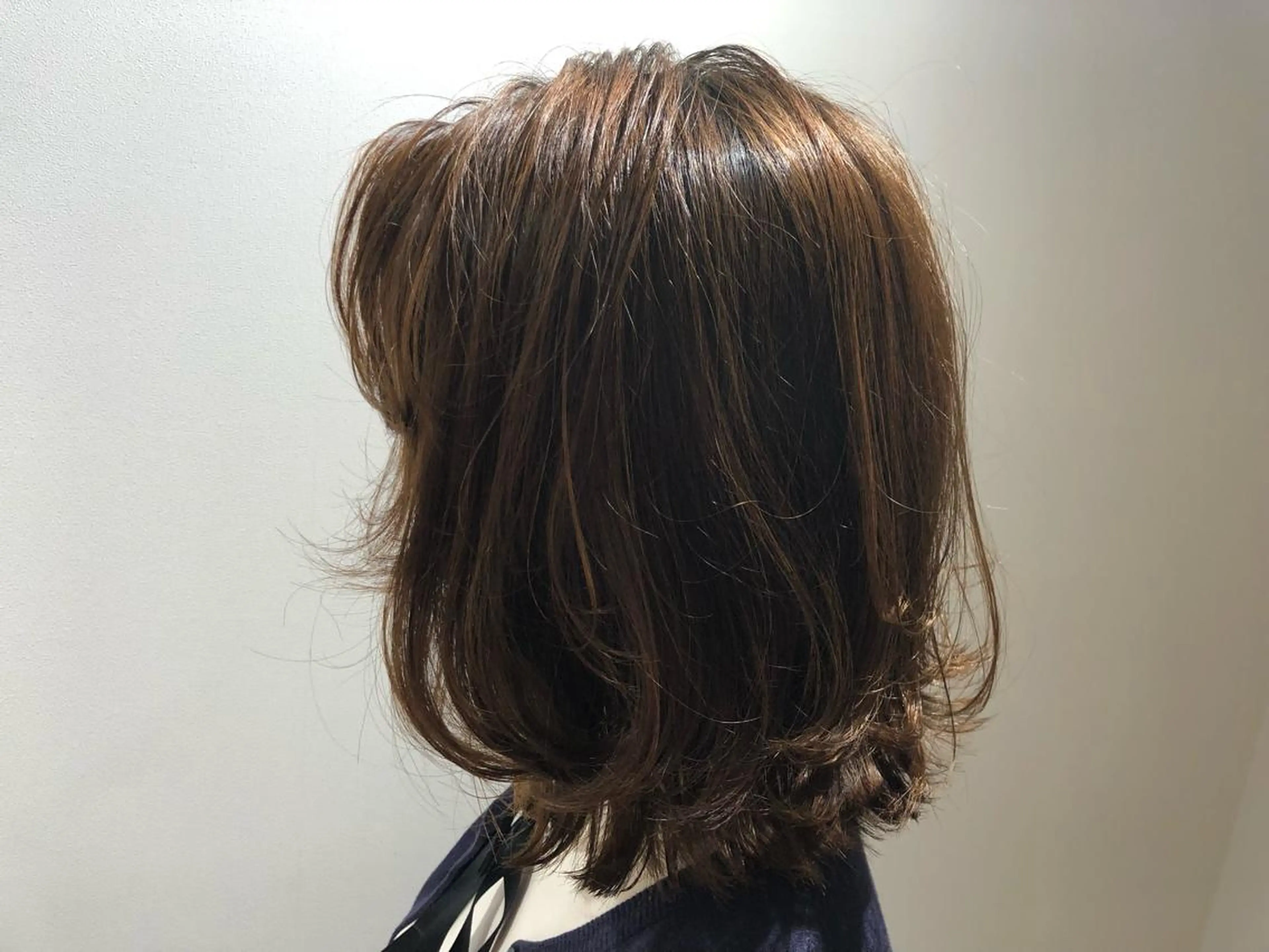 ミディアム 辻本 夏子のヘアスタイル