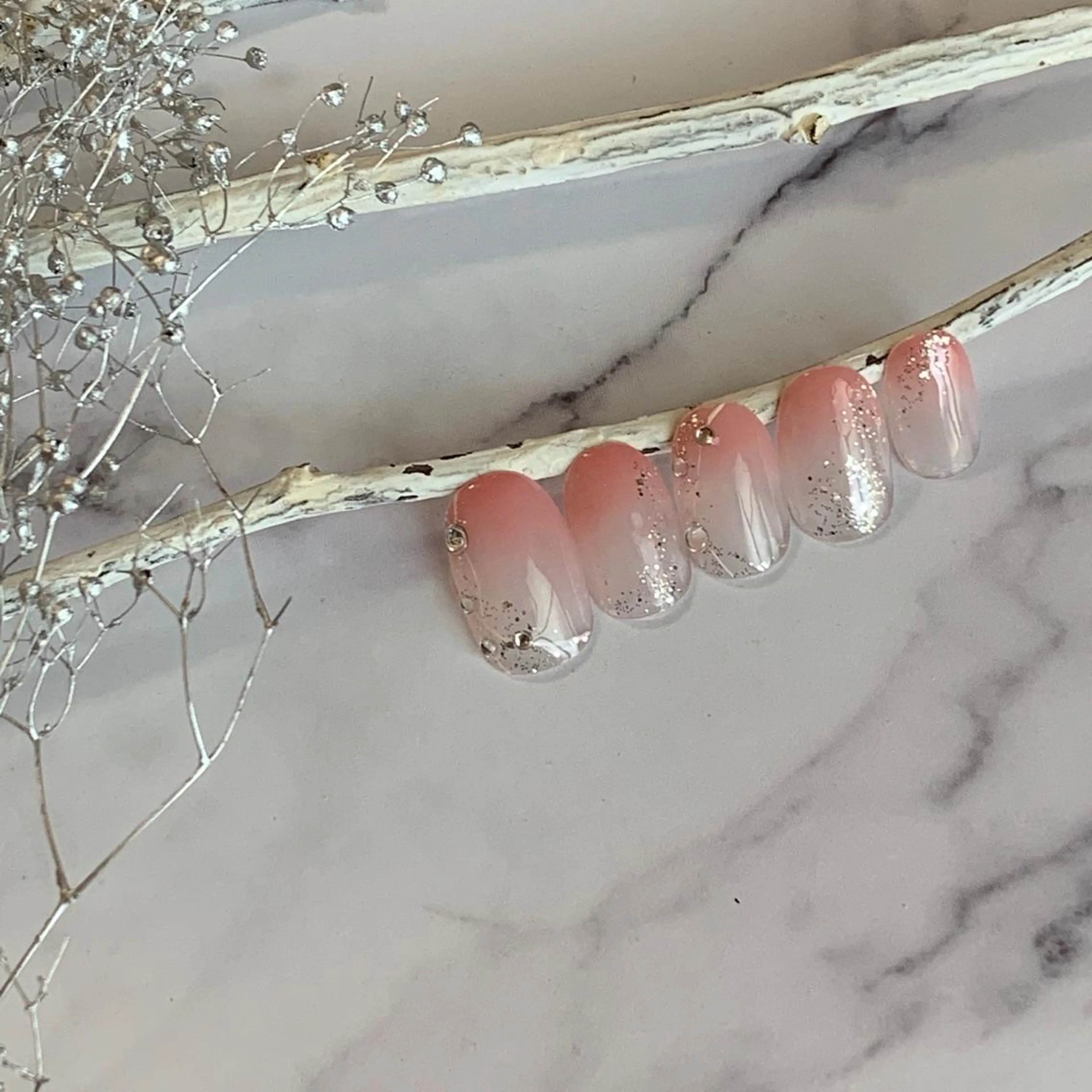 ネイル 神戸駅ネイルサロン PE NAILSのネイルデザイン