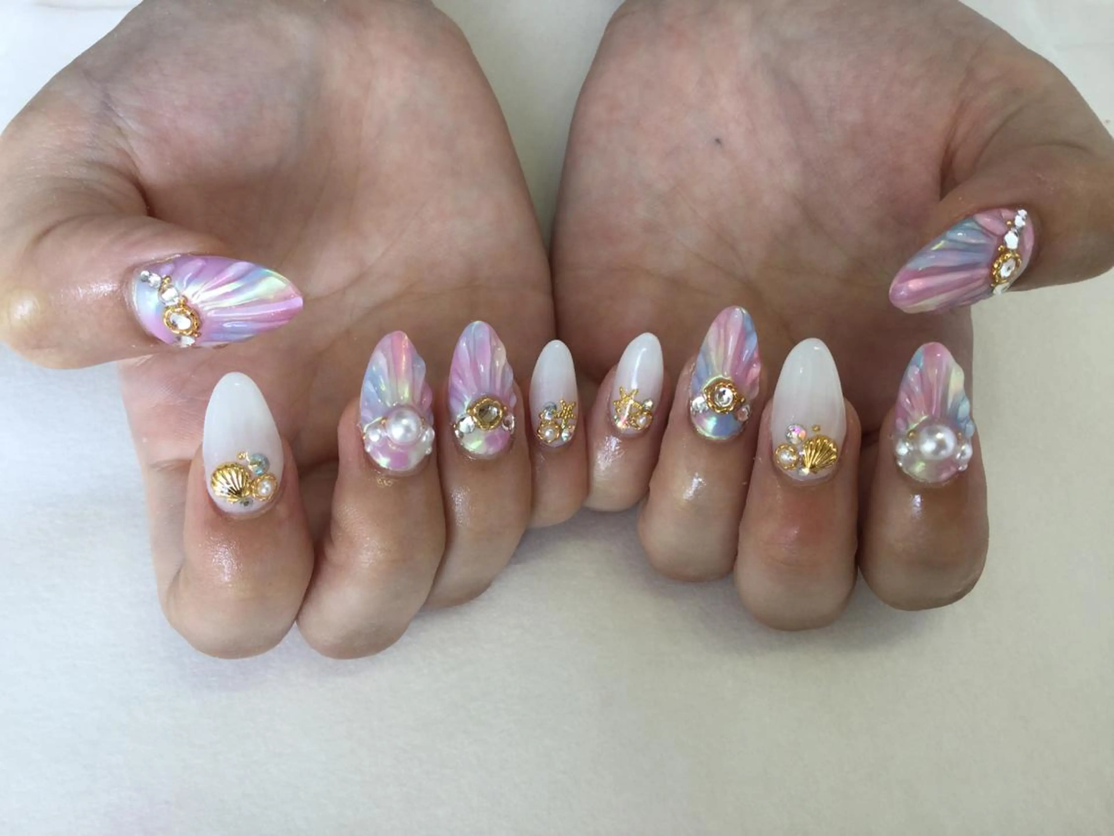 ネイル ハンドネイル 💎🐰 saki. m 🐰💎のネイルデザイン