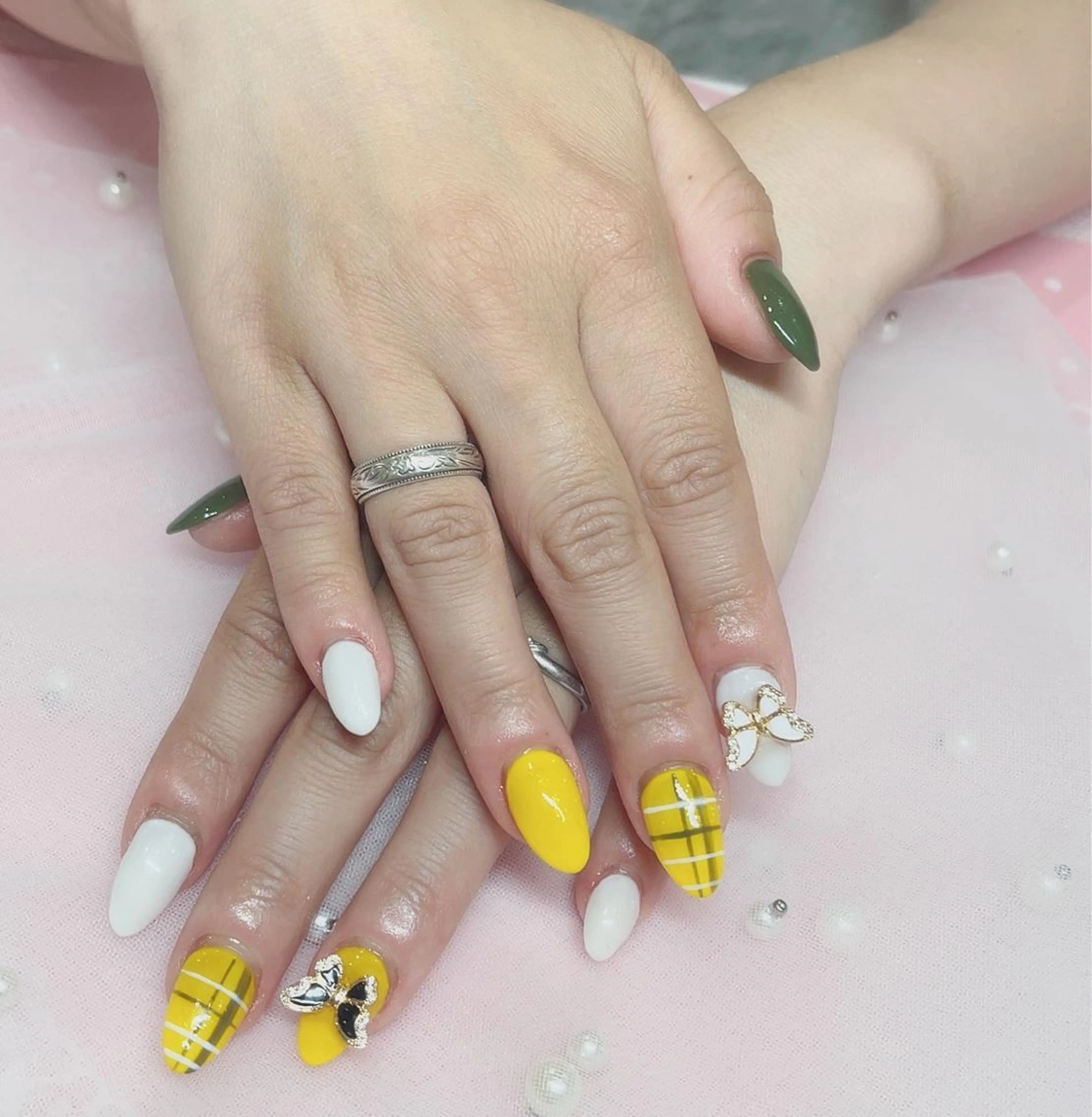 ネイル Fairyフェアリーネイルサロン所属・Nail Hibi サロンのネイルデザイン