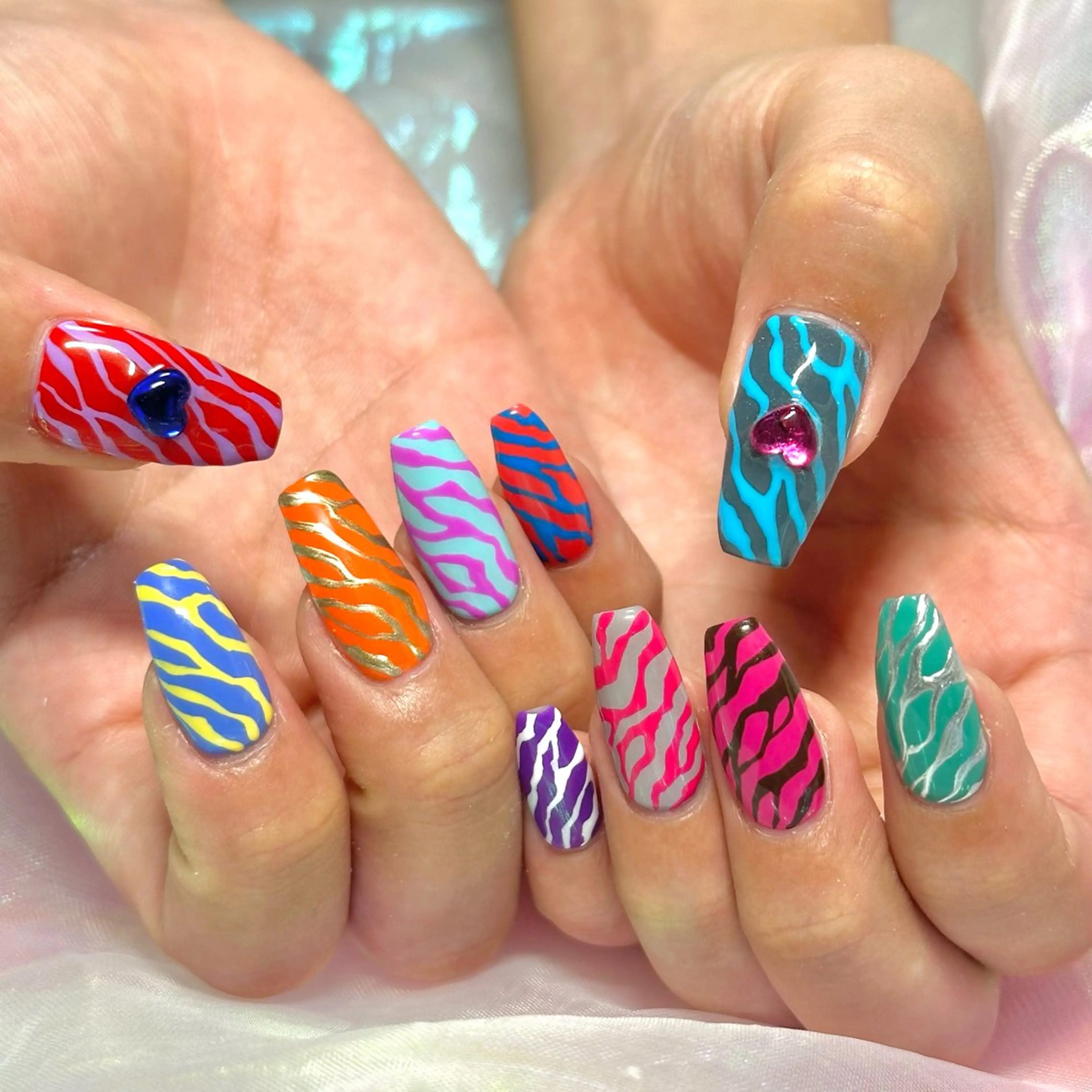 ネイル ハンドネイル OKIKA所属・【OKIKA】 らん🦖🌈🧡のマツエク・マツパデザイン