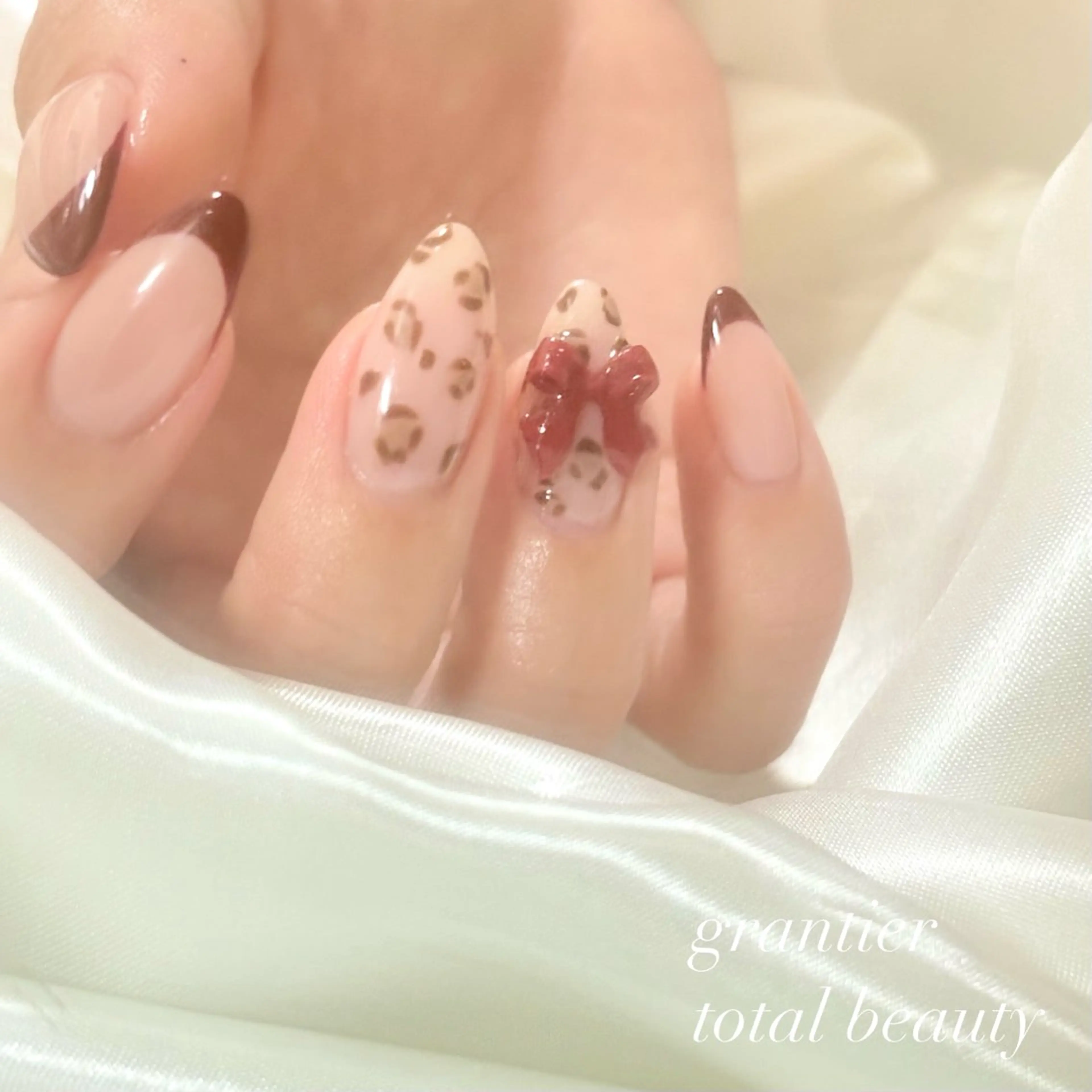 ネイル アニマル柄 ボルドー フレンチネイル ハンドネイル フットネイル grantier beautyのネイルデザイン