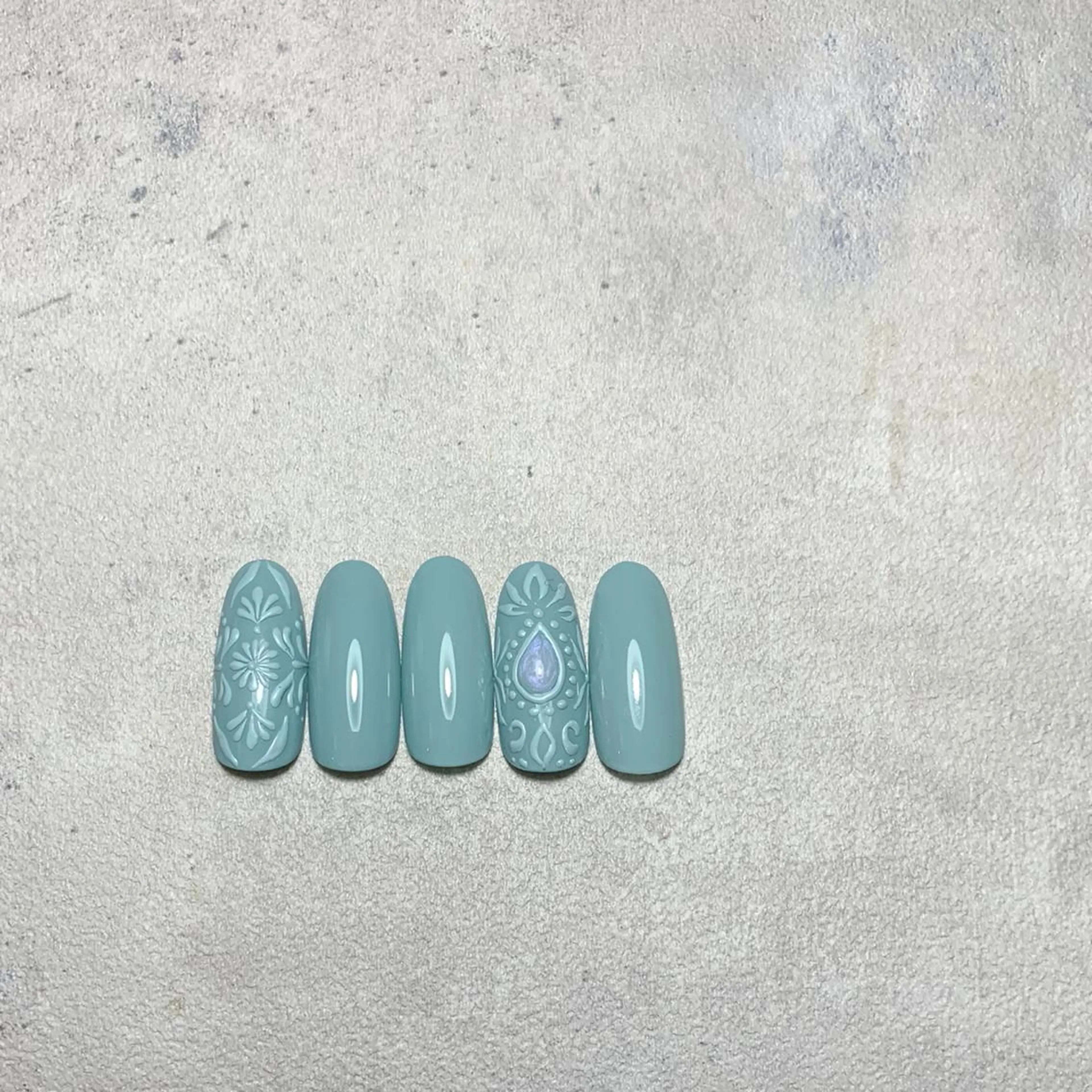 ネイル atelier　FIORITURA所属・FIORITURA aiのネイルデザイン