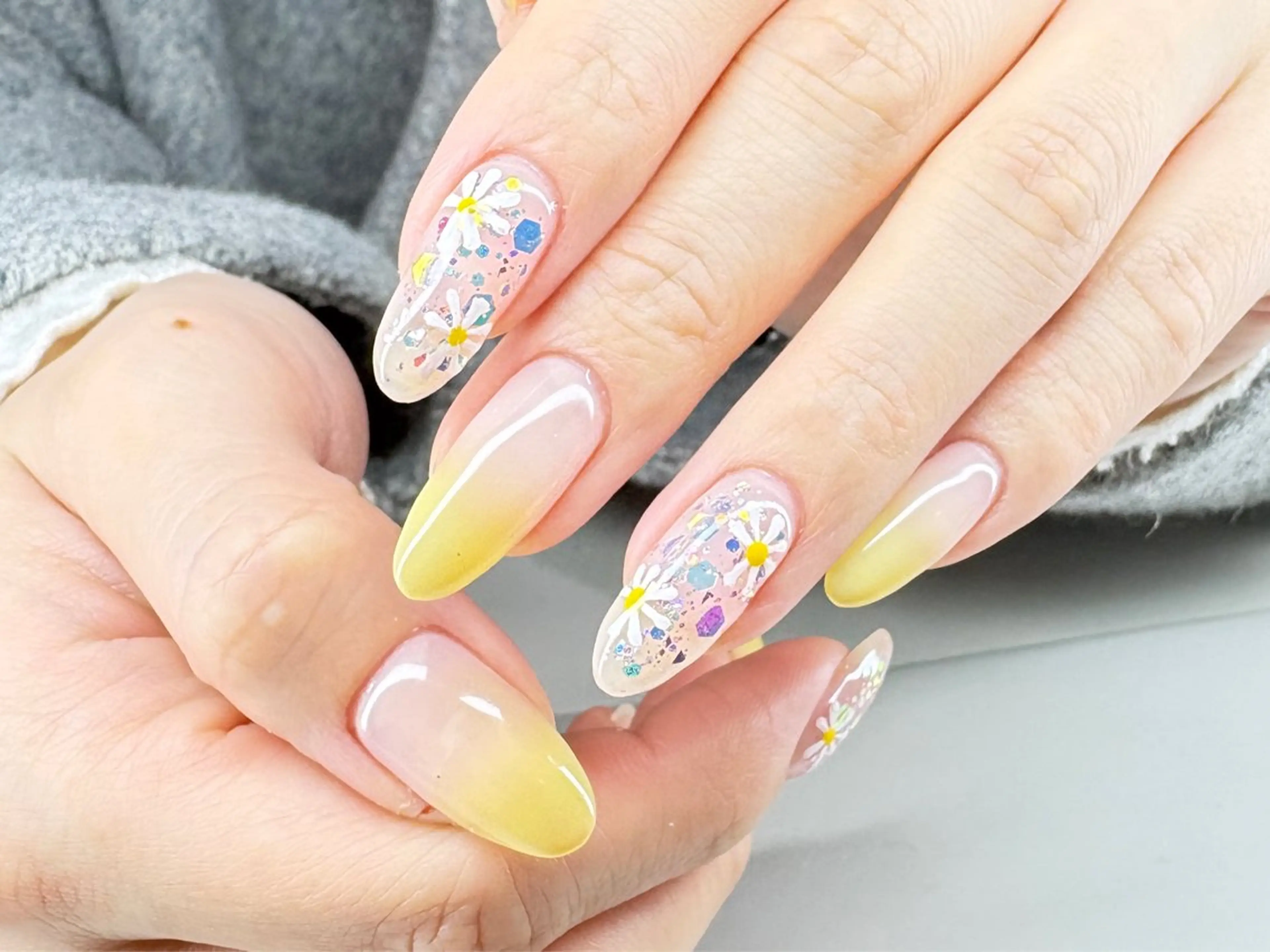 ネイル ハンドネイル AngelChris ビューティーサロンのネイルデザイン