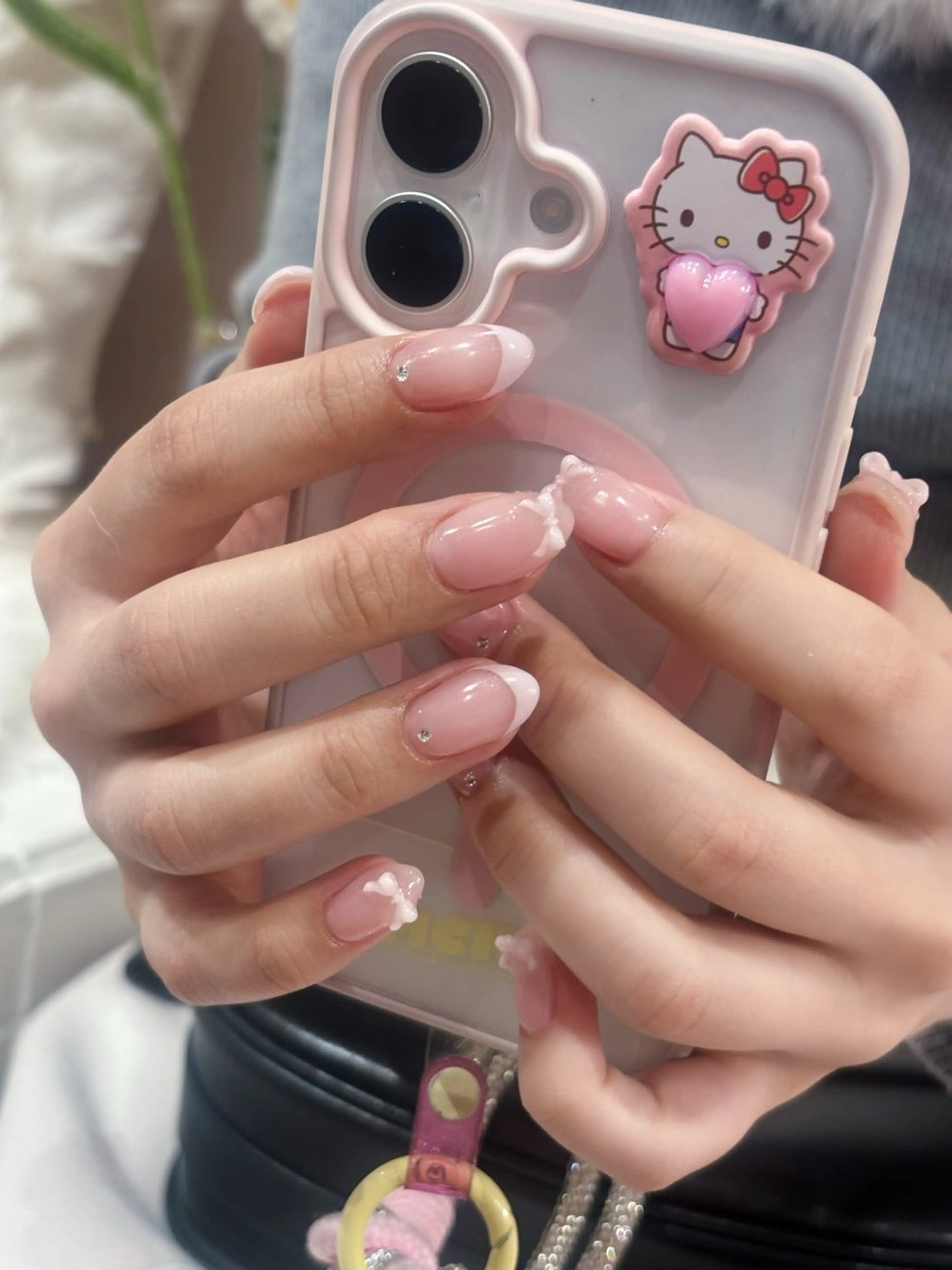 〈オフあり〉パラジェル🍨 クリア+フレンチ🪞🎀 カラー100色以上からラメまで選択可能✨の写真