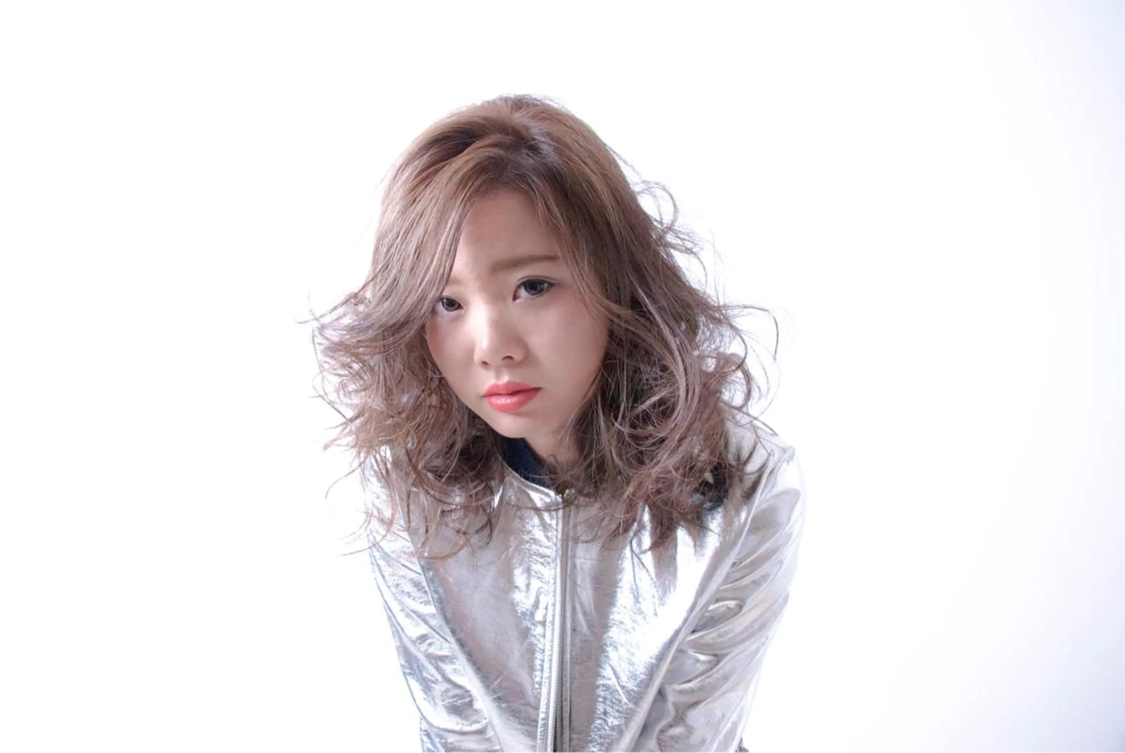 セミロング カラー パーマ グレージュ アドミラルYoshi oのヘアスタイル