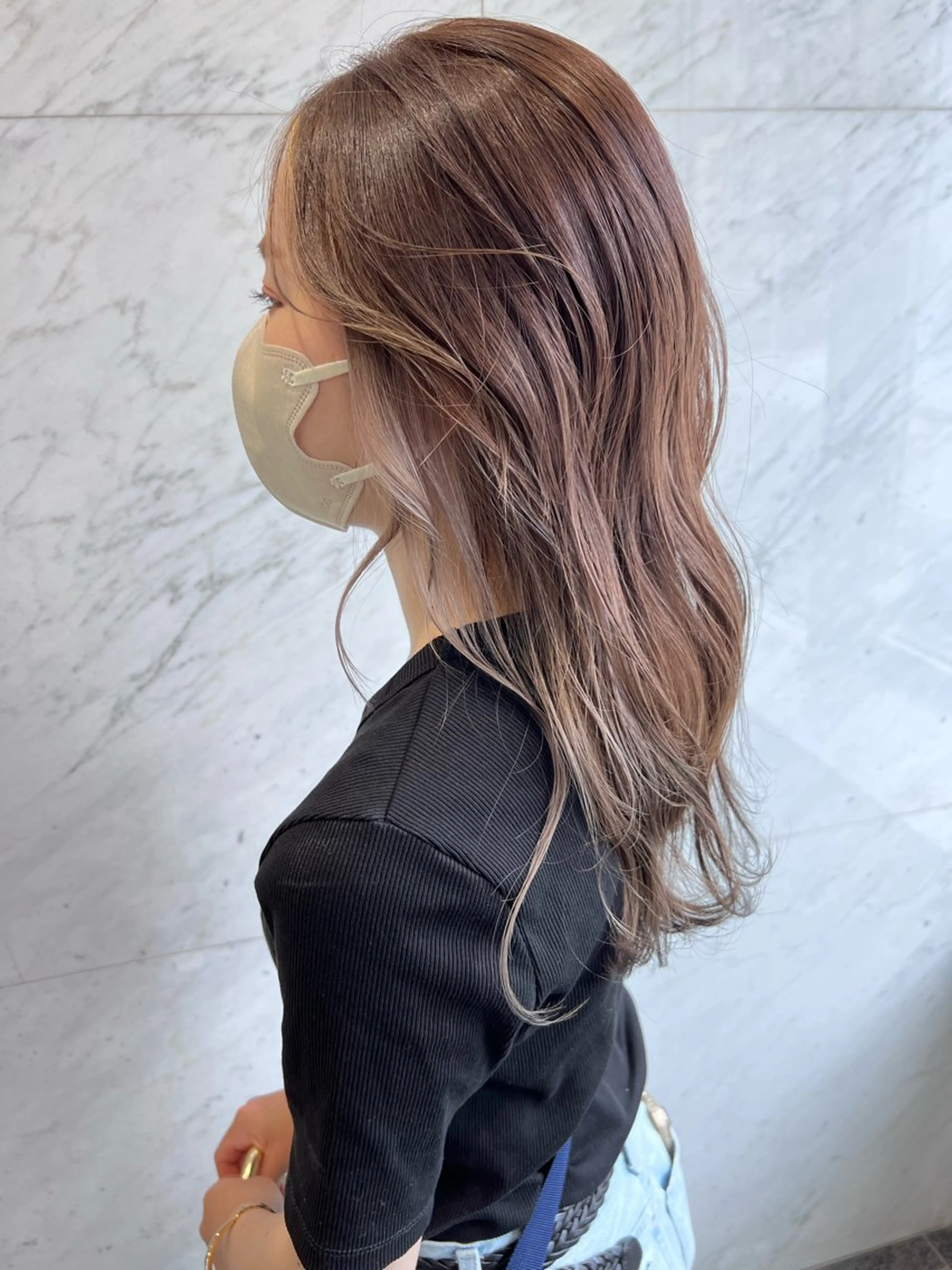 ロング カラー ベージュカラー イヤリングカラー グレージュ ミルクティーベージュ カット ヘアカラー トリートメント Bei Licoldo.Atole  ベイリコルド アトリ所属・ブリーチ、縮毛 髪質改善　宮城一真のヘアスタイル