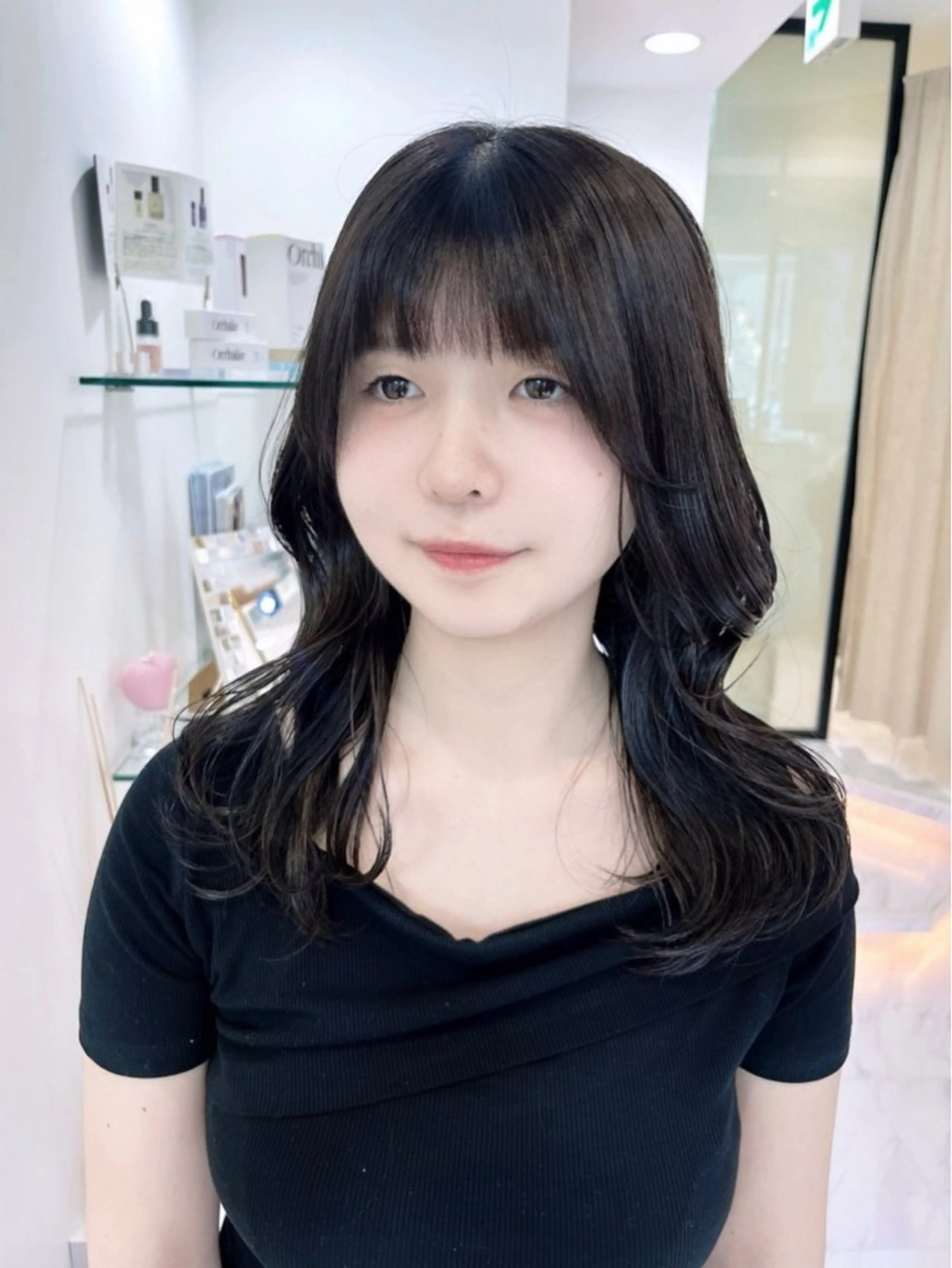 ロング カラー 黒髪 透明感カラー カット ヘアカラー MONA HARUNA💫のヘアスタイル