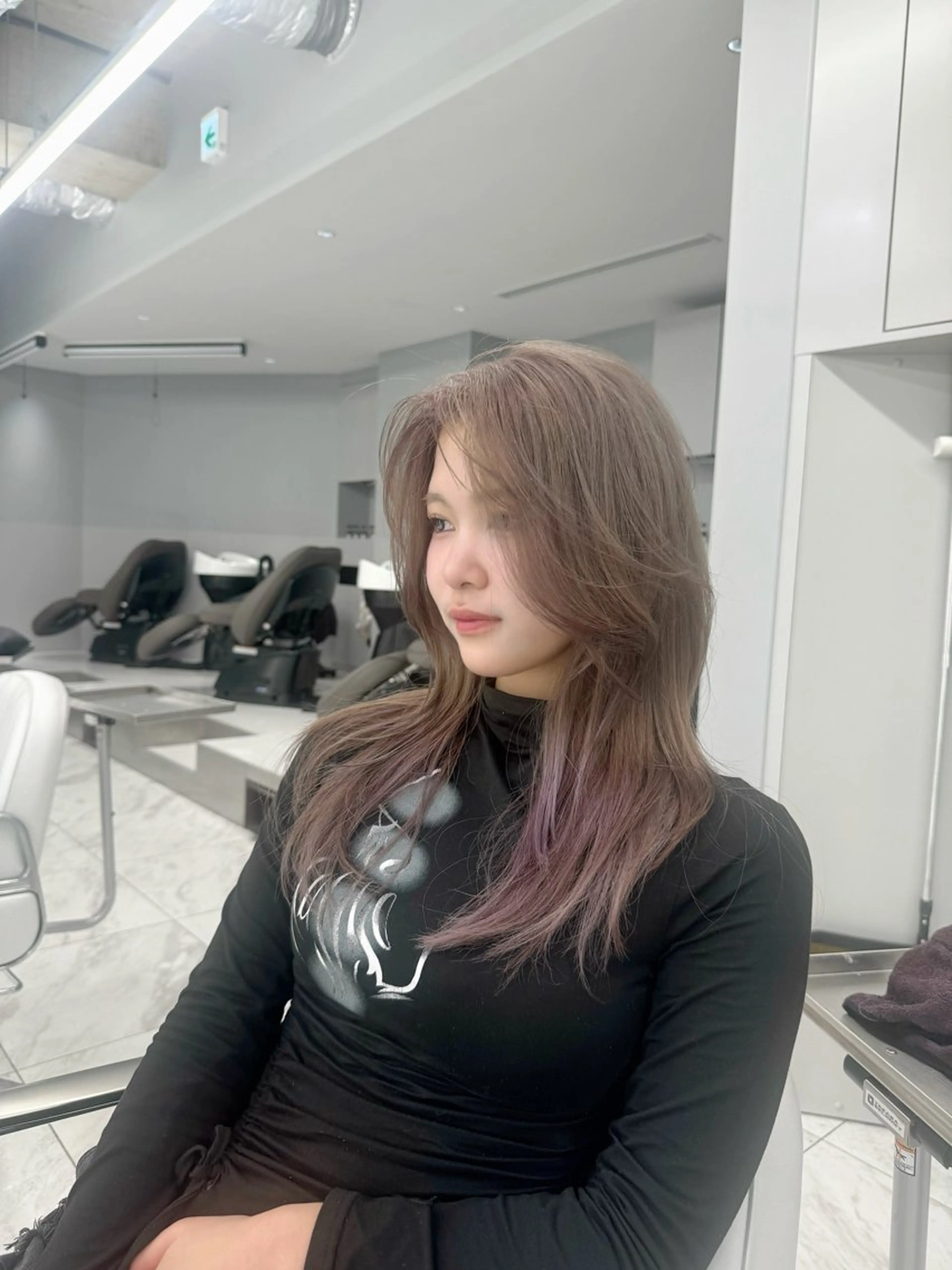 セミロング カラー 艶 ケアブリーチ 🎀🩵RISAのヘアスタイル