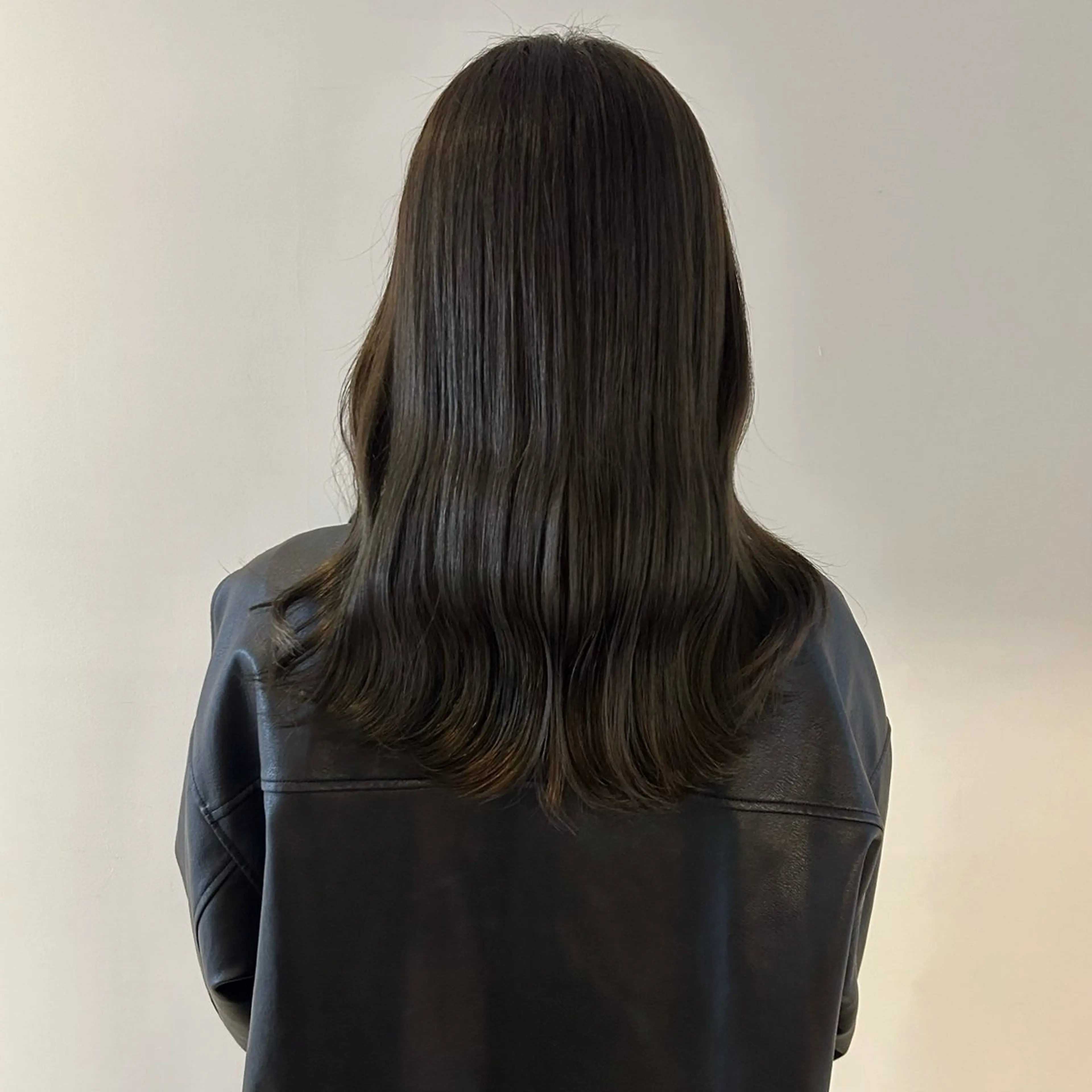 セミロング カラー ブリーチ ケアブリーチ 透明感カラー ダブルカラー ブリーチなしカラー nonoka オリーブ/グレージュのヘアスタイル