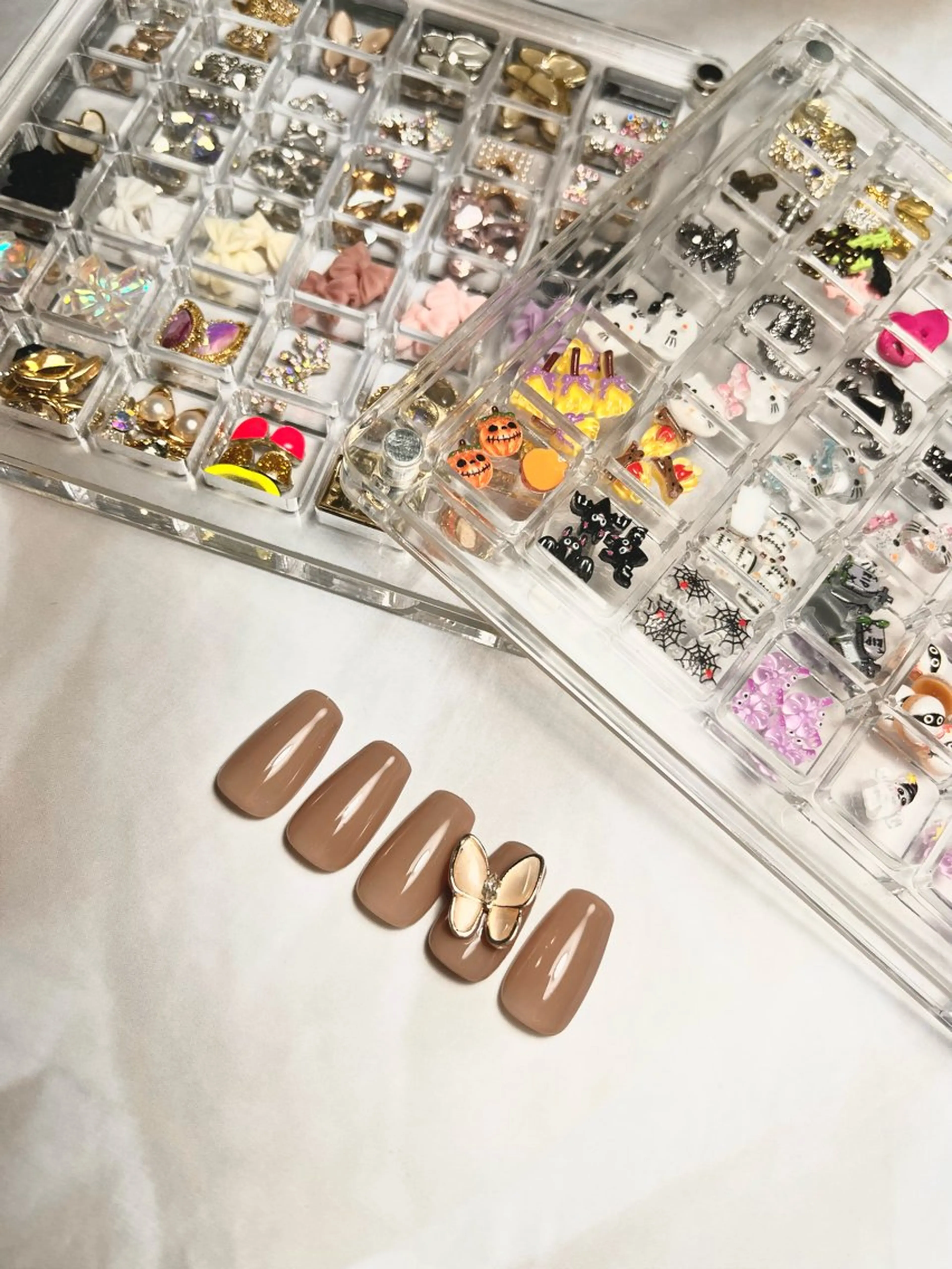 【💎パーツ２つ付き】ハンドジェル💅他店オフ初回無料・選べるパーツ＆ワンカラーの写真