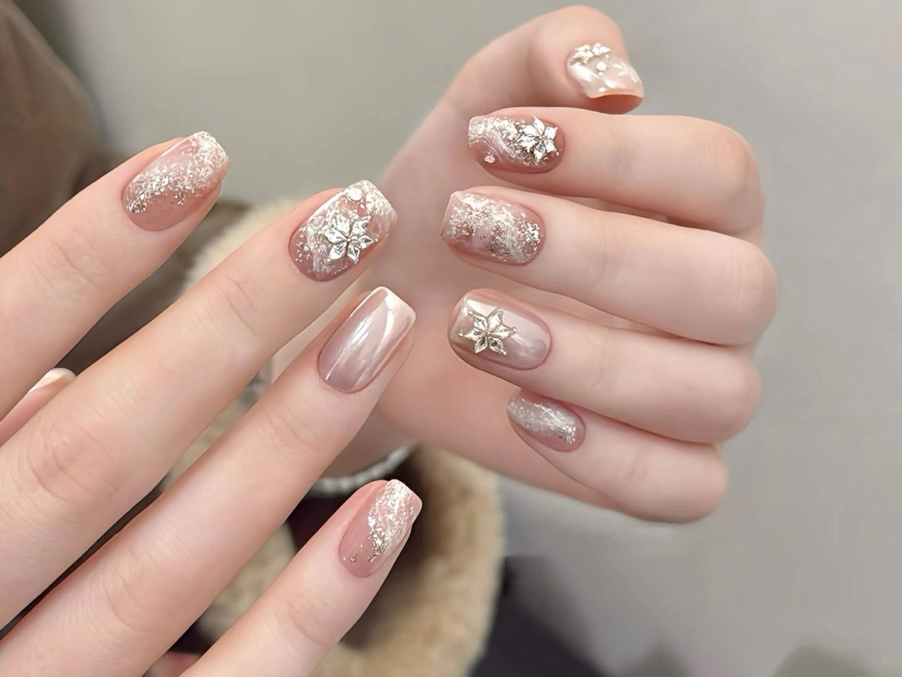 ネイル オーロラネイル チークネイル 長さ出し フットネイル フレンチネイル ハンドネイル ハンドケア Zz nail salonのネイルデザイン