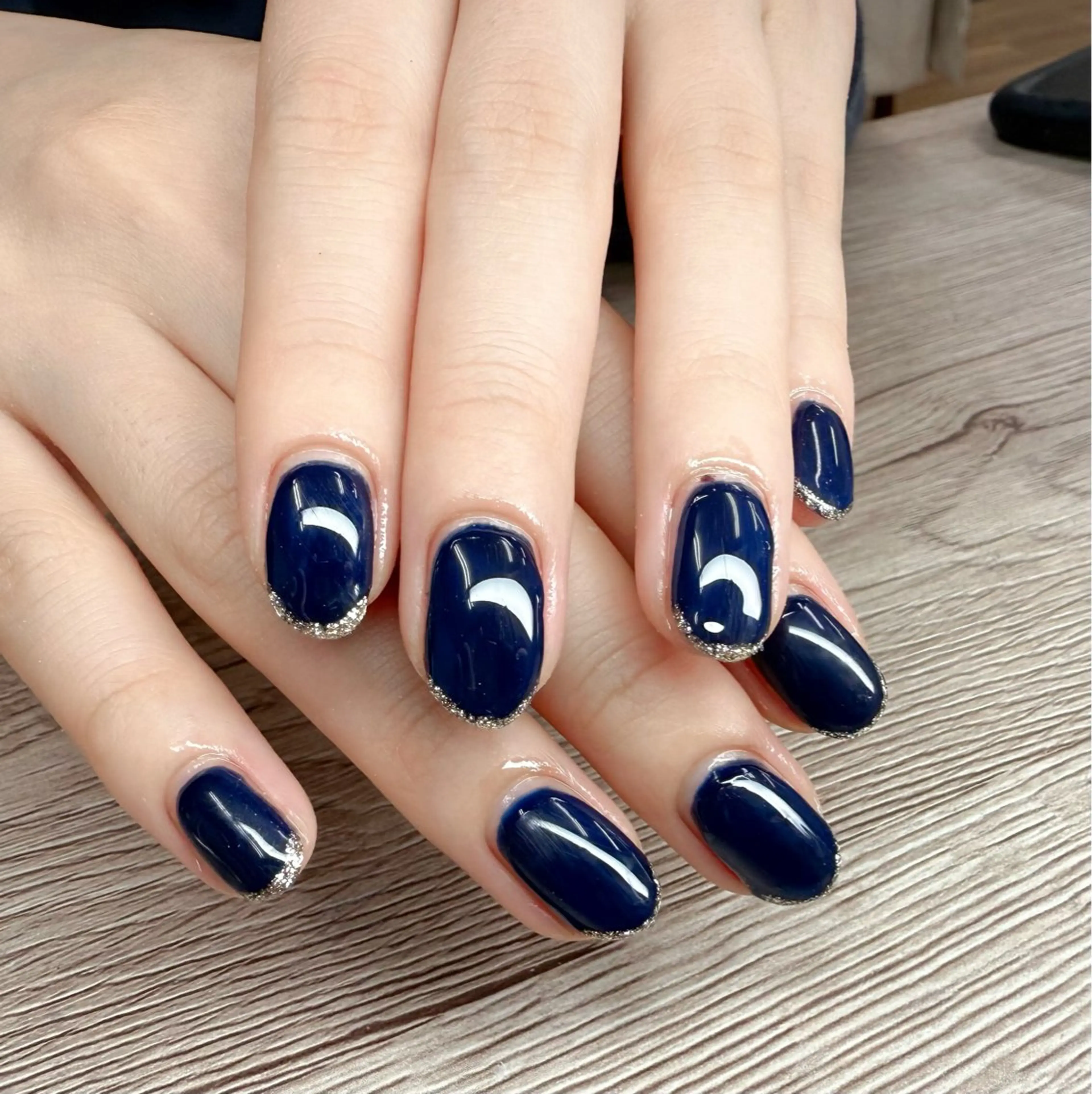 ネイル ネイビー ハンドネイル 松山 碧のエステ・リラクイメージ