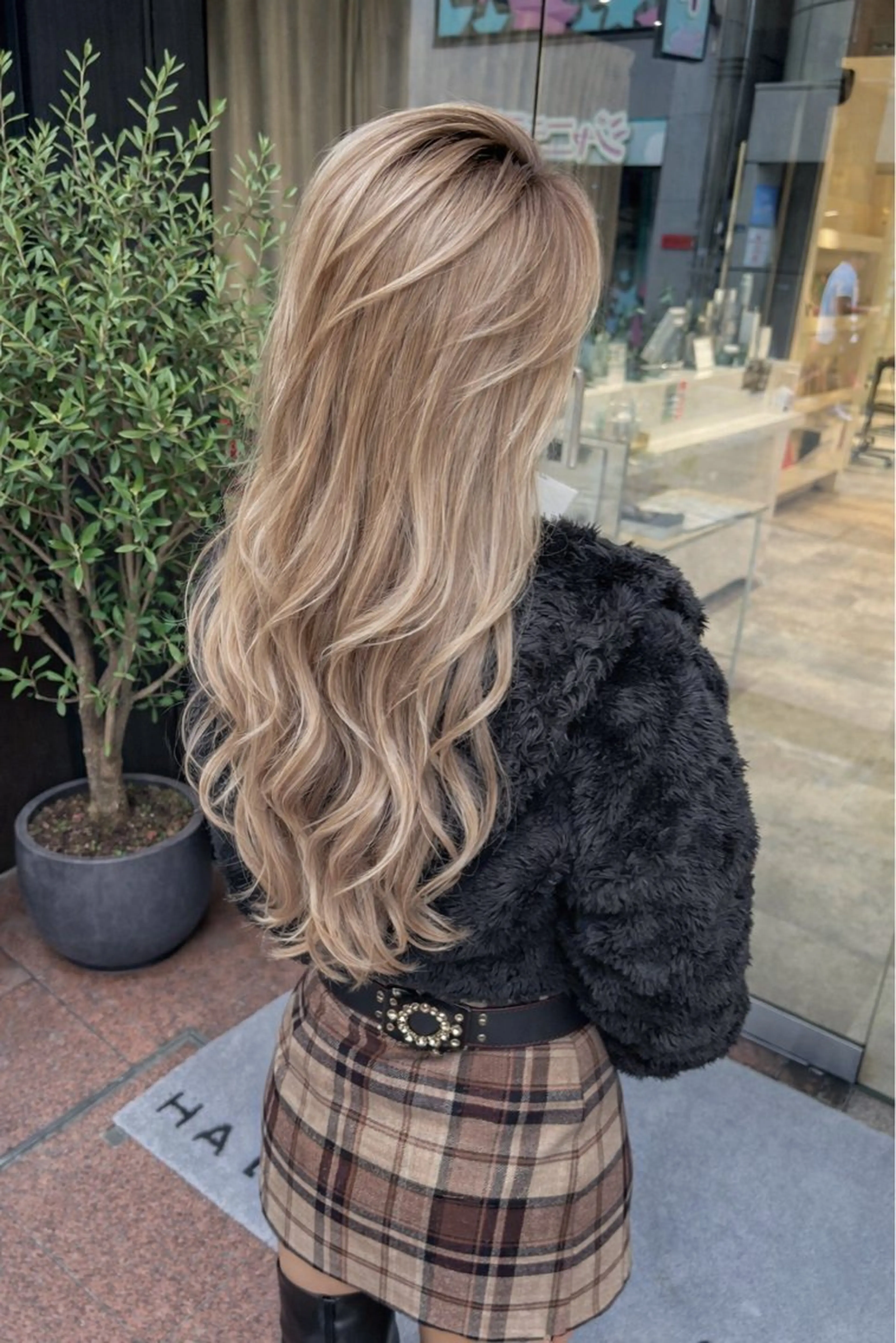 カラー 透明感のある艶髪なら 矢場町駅4番出口すぐのヘアスタイル