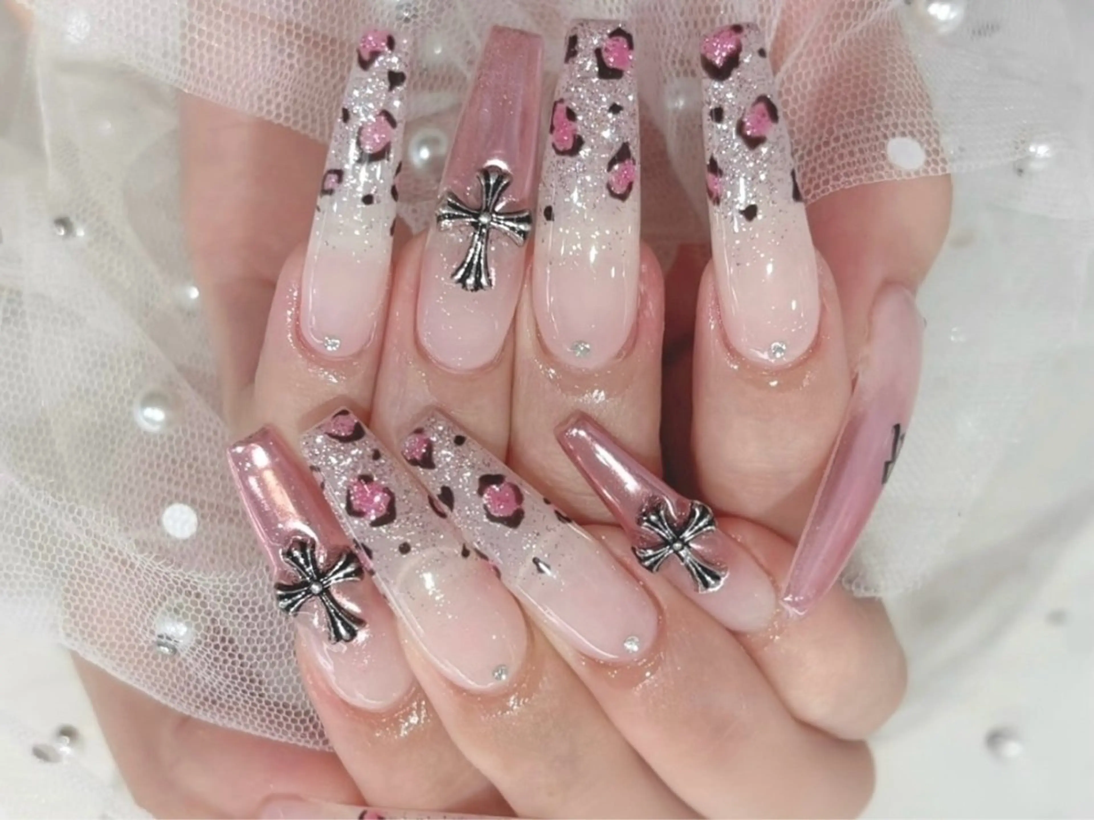 メンズ ネイル メンズ韓国風 アートネイル フレンチネイル ジェルネイル キラキラネイル ハンドネイル Bloom スカルプ専門店のネイルデザイン