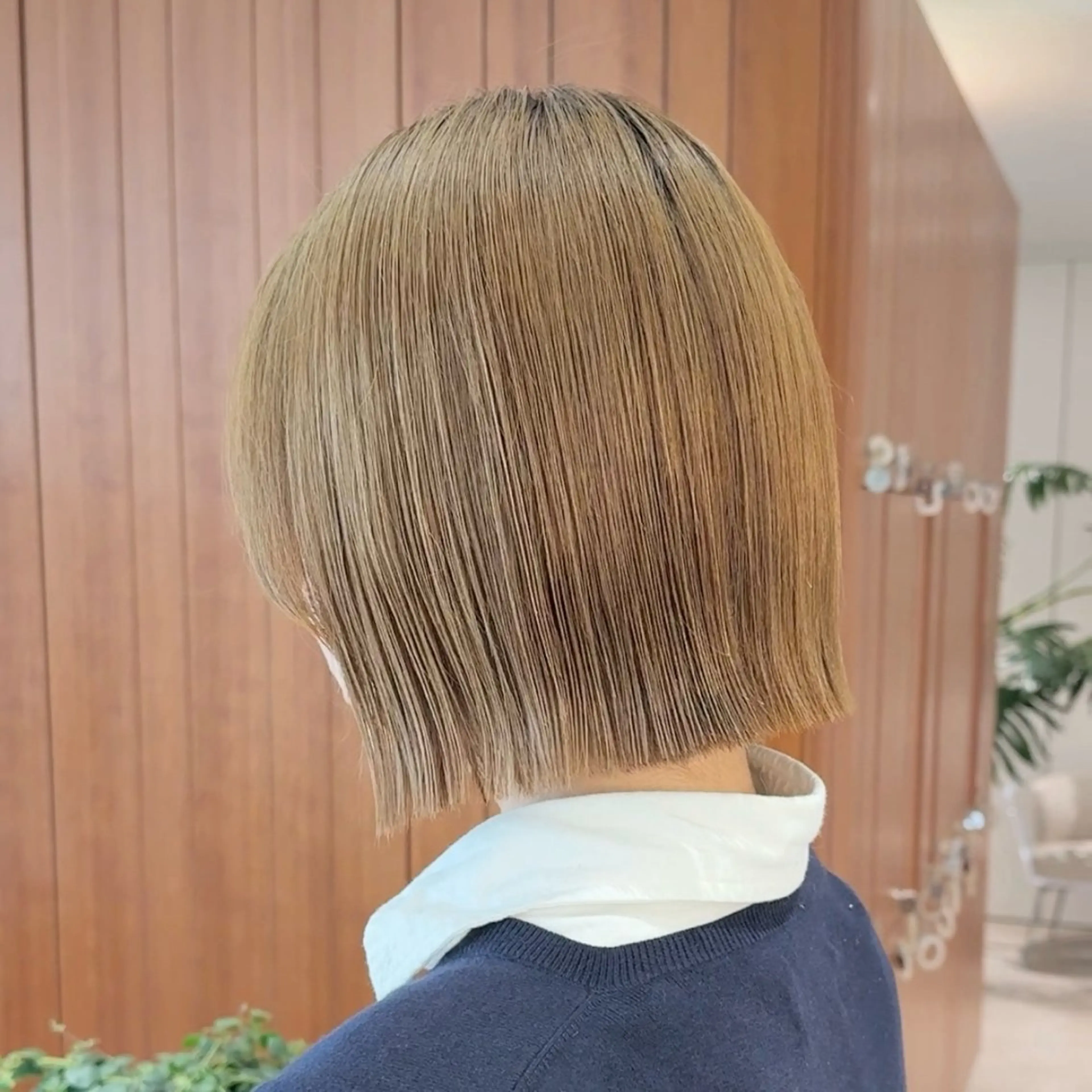 ミディアム カラー 切りっぱなしボブ ボブ 外ハネヘア カット ヘアカラー 縮毛矯正 トリートメント 渋谷ボブ/レイヤー ボブ田中航平のヘアスタイル