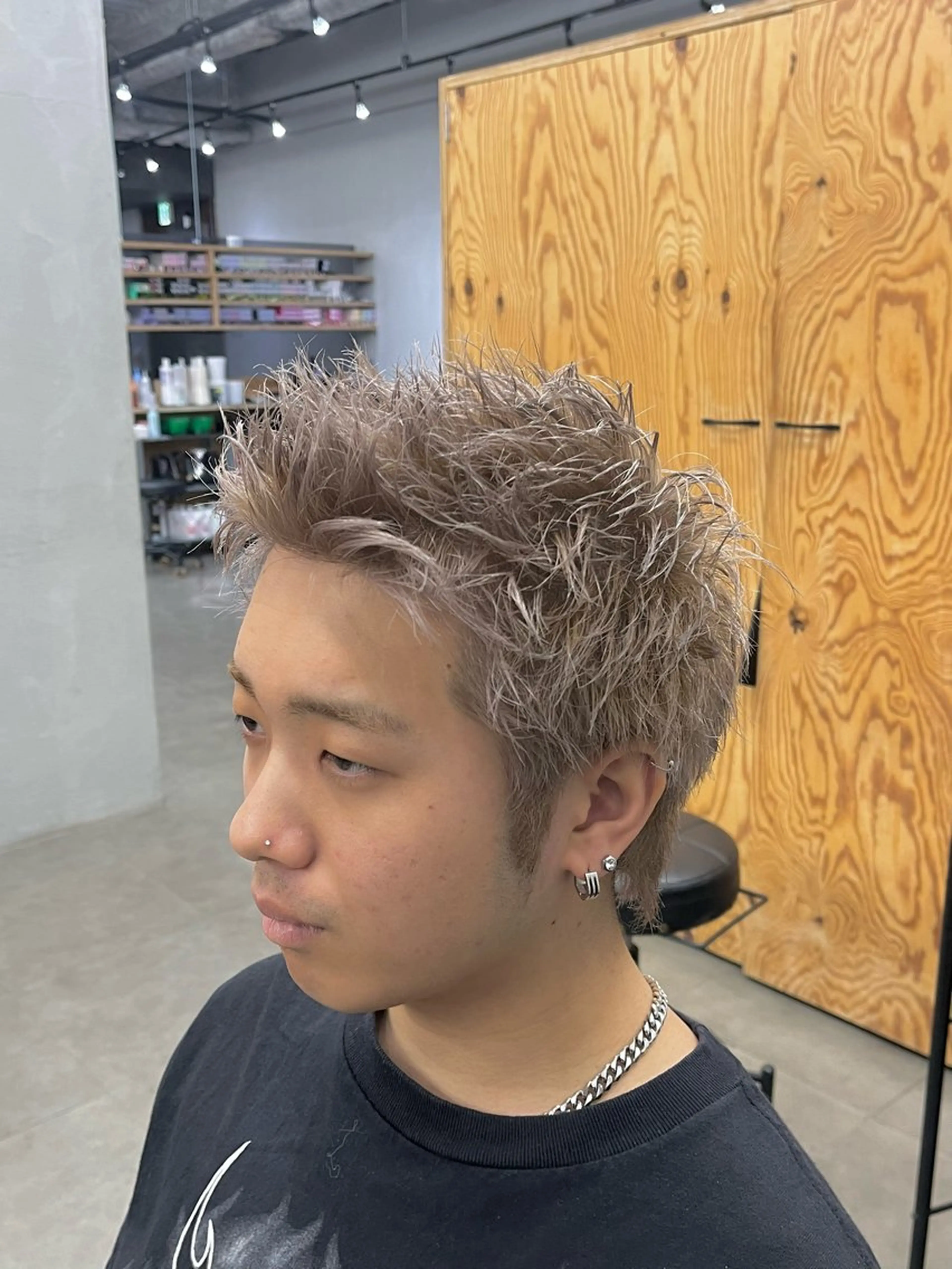 ショート カラー メンズ スパイキーショート ベージュカラー ホワイトベージュ ショートヘア カット ヘアカラー トリートメント メンズ支持率NO.1 マサキのヘアスタイル