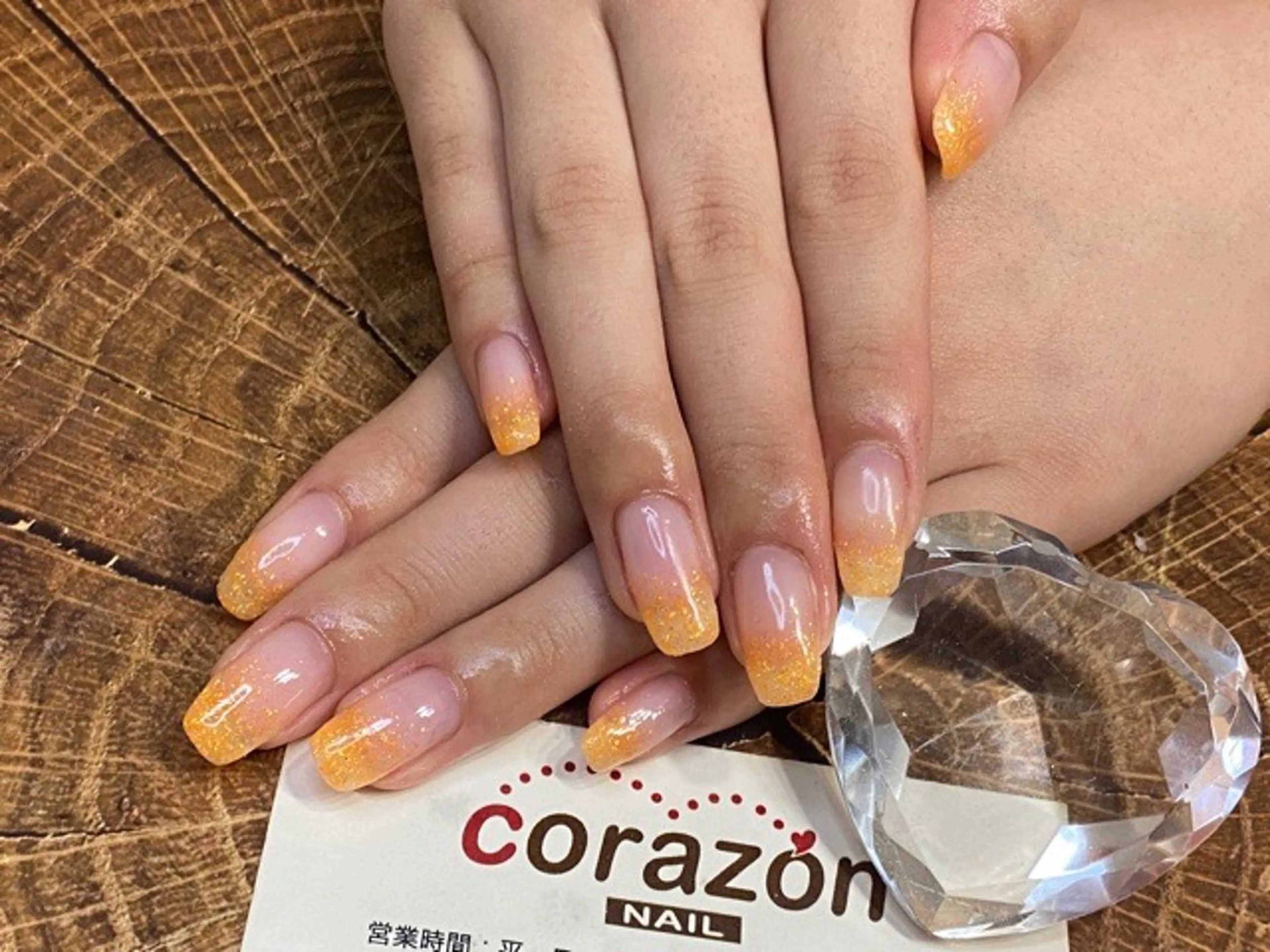 ネイル ジェルネイル グラデーション ラメ(グリッター) オレンジ ハンドネイル corazon所属・ネイリスト aicoのネイルデザイン