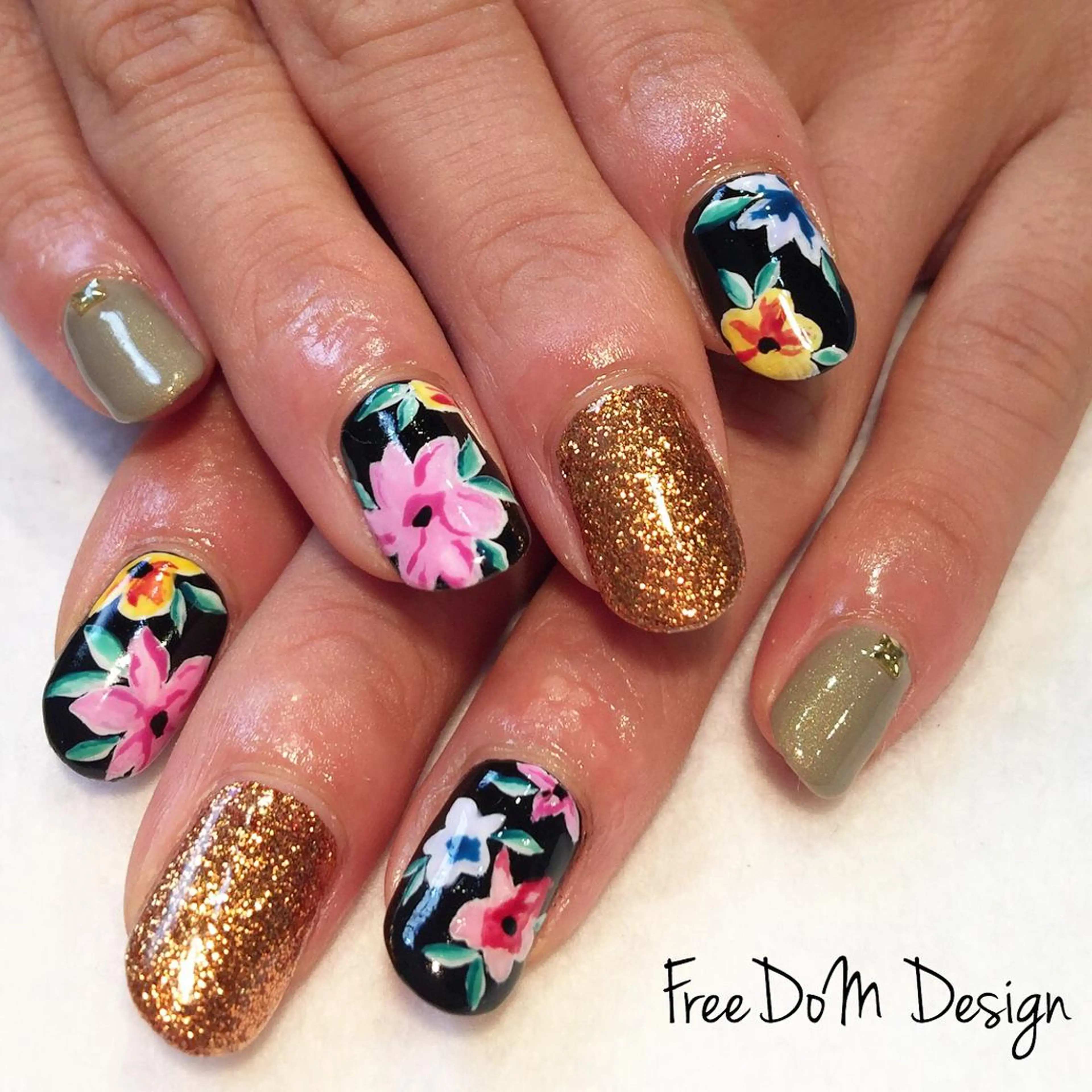 ネイル ジェルネイル ソフトジェル ハンドネイル ＦreeDoＭ   Design所属・W KUMIのネイルデザイン