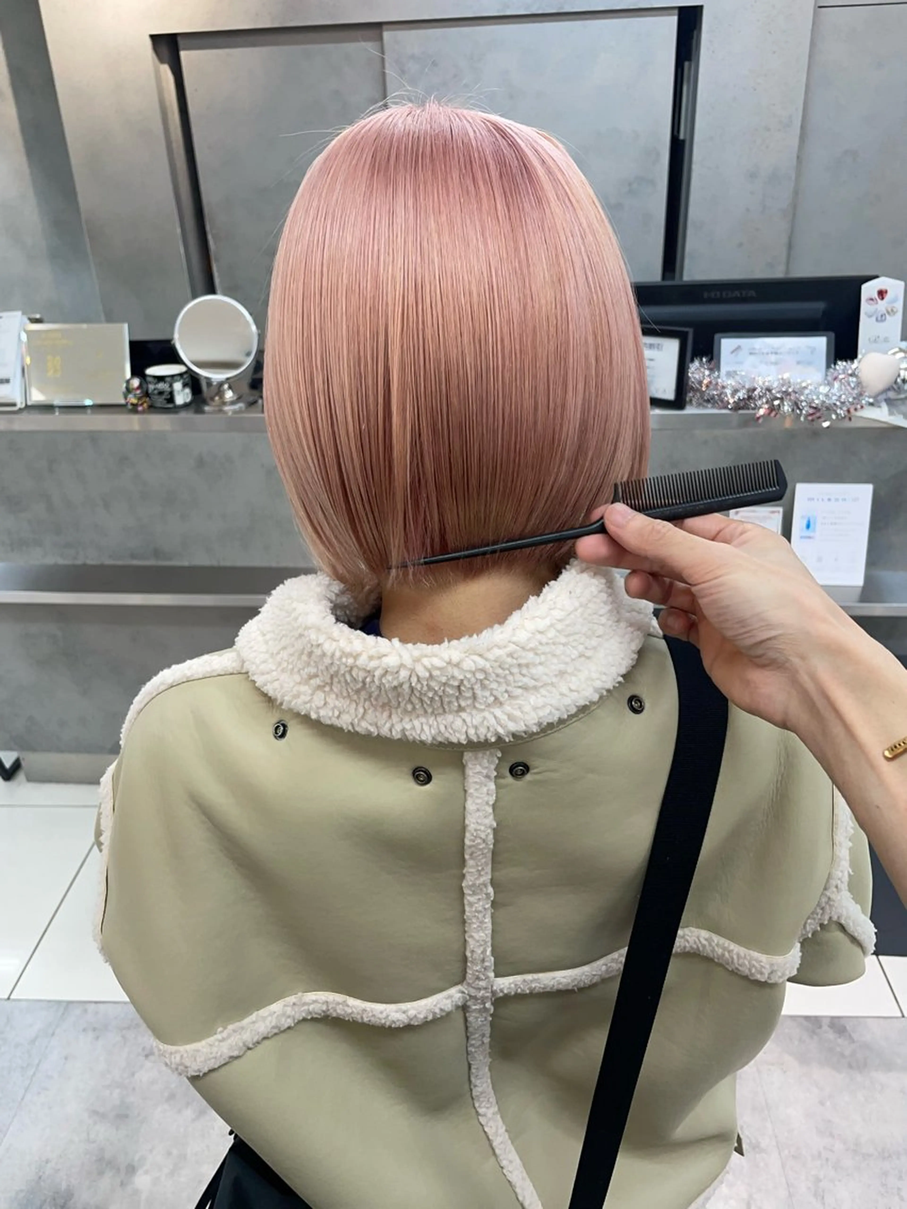 ショート カラー ボブ/透明感ベージュ 🫧クルミ🌟のヘアスタイル