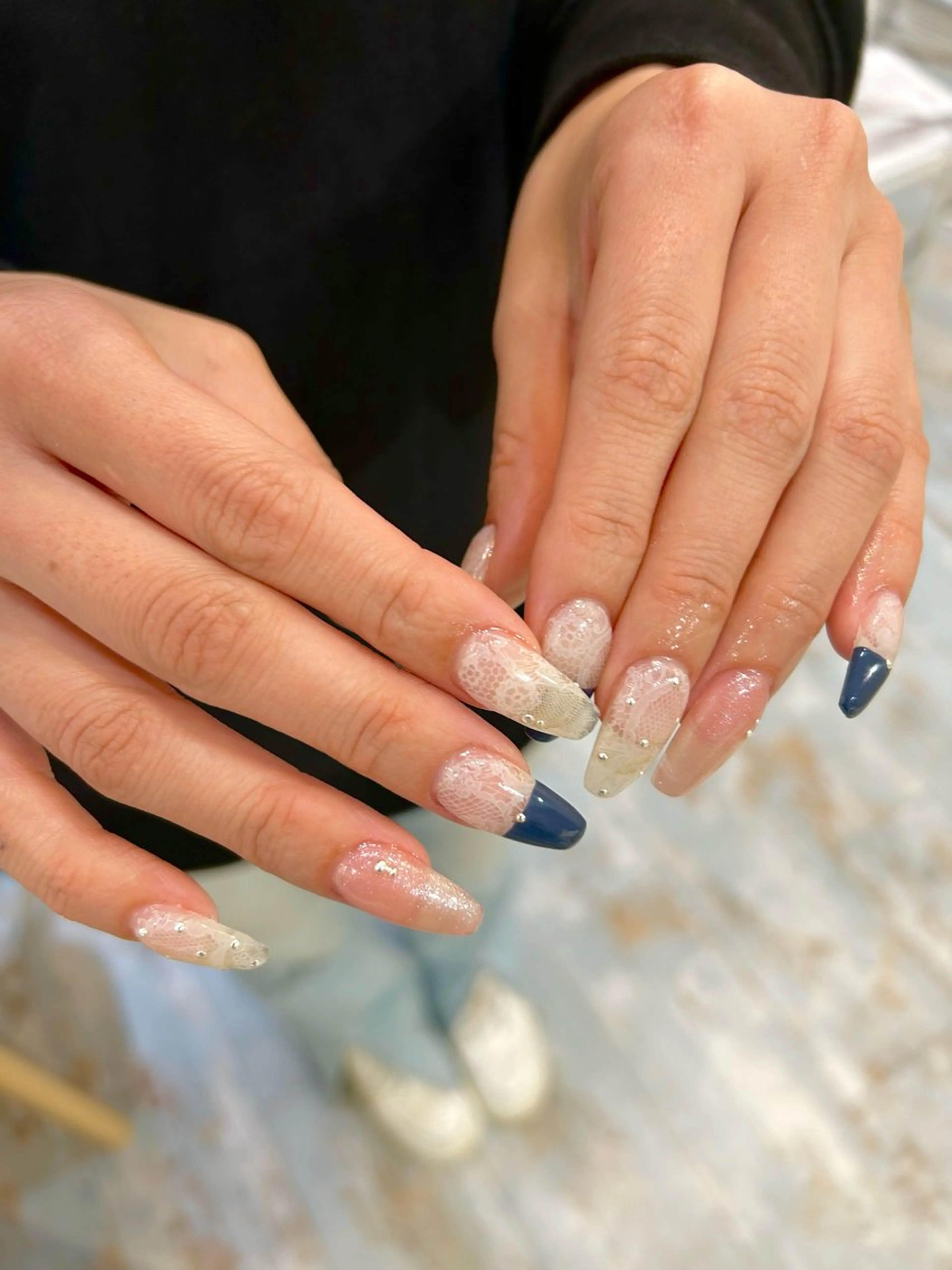 ネイル レース ラメ(グリッター) ネイビー ピンク 春ネイル ハンドネイル Lily nailのネイルデザイン