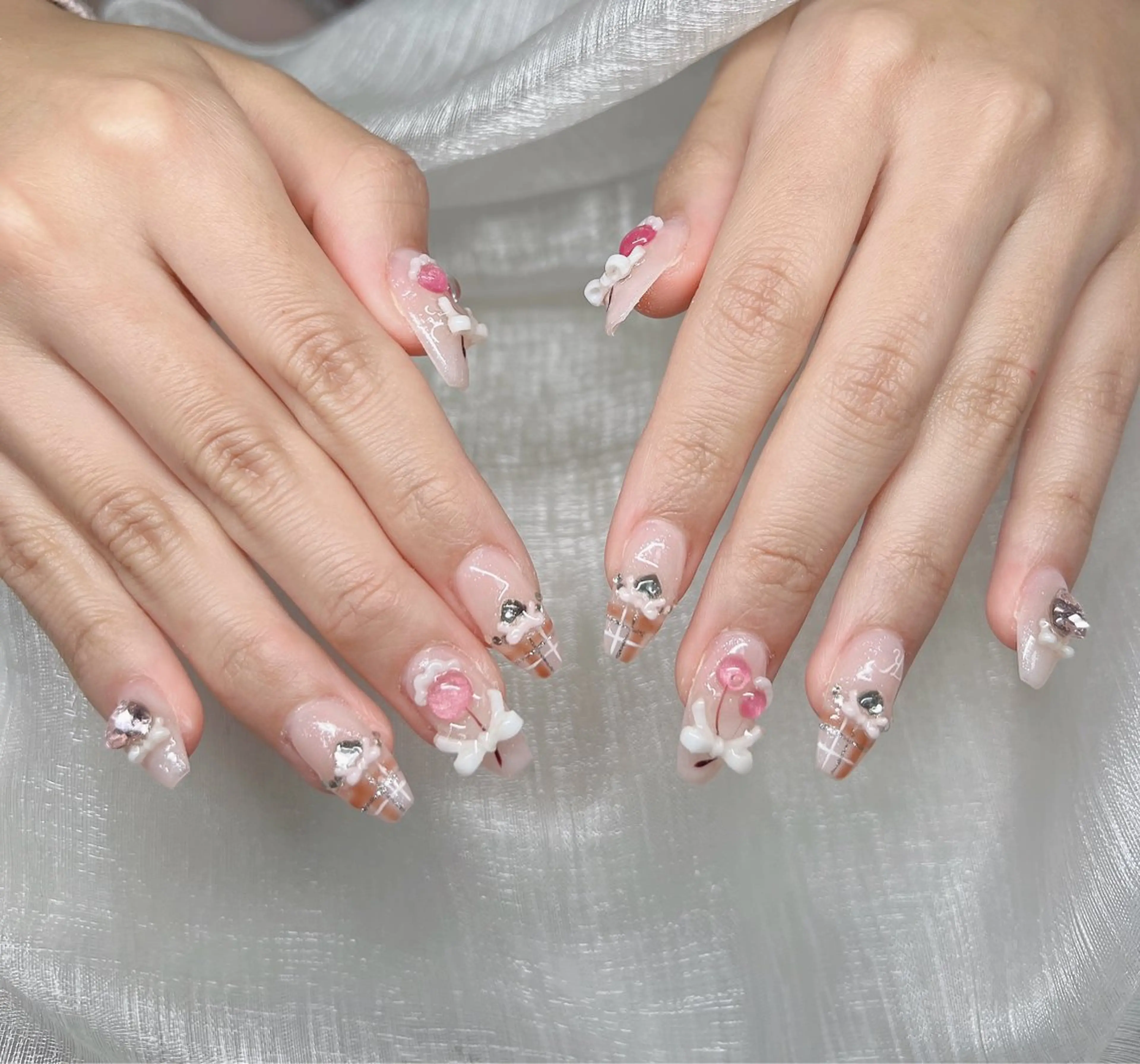 ネイル ハンドネイル Lee Nails チップ長さだし専門店のネイルデザイン