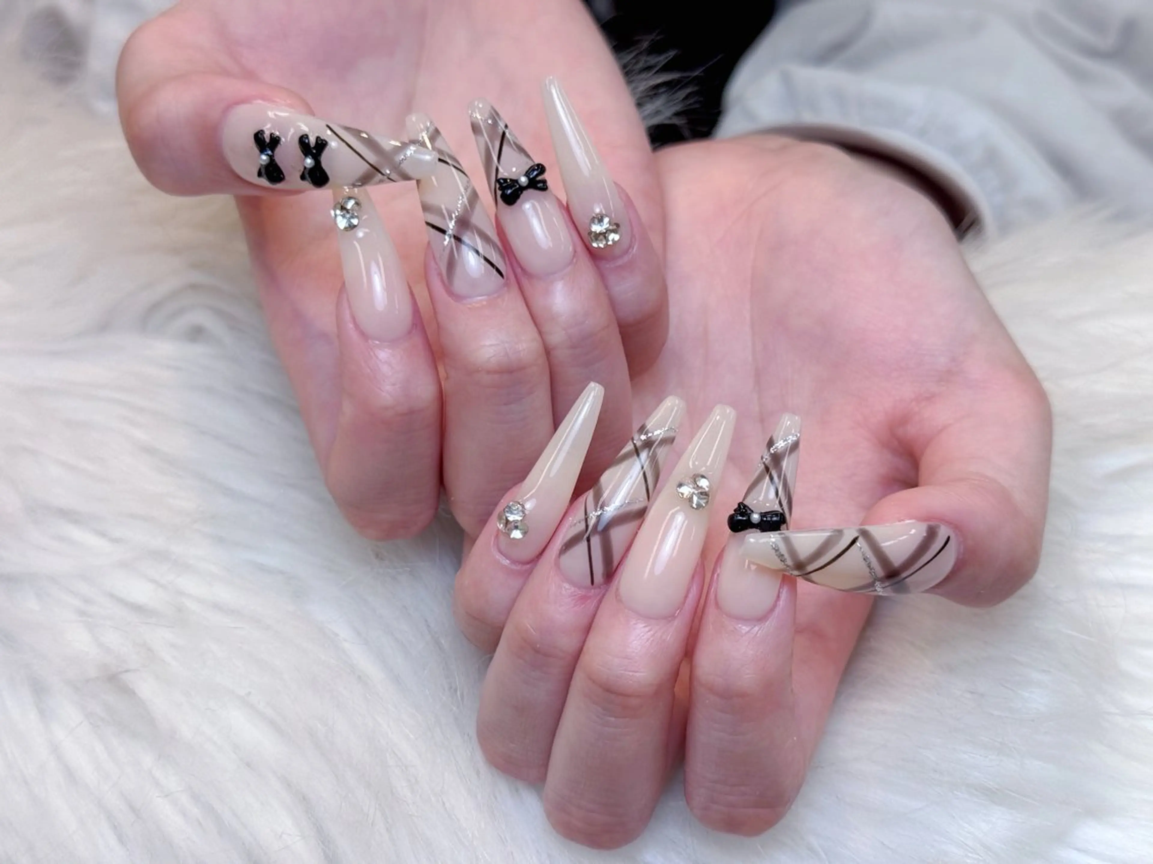 ネイル アートネイル 成人式 ジェルネイル ニュアンスネイル 夏ネイル ハンドネイル Jenn Nail_ ヘビのネイルデザイン