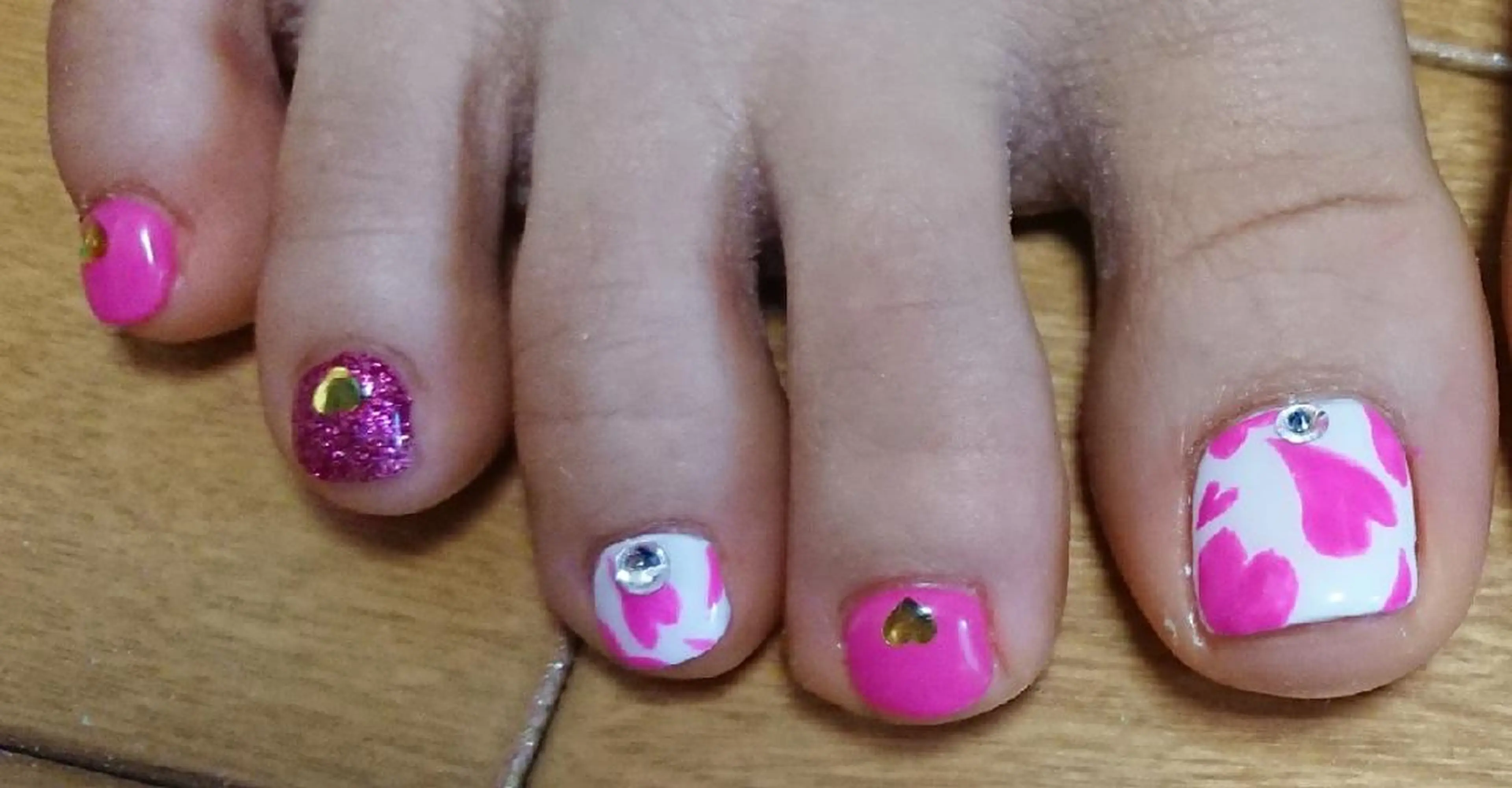 ネイル アートネイル ストーンネイル フットネイル Lilith Nailのネイルデザイン