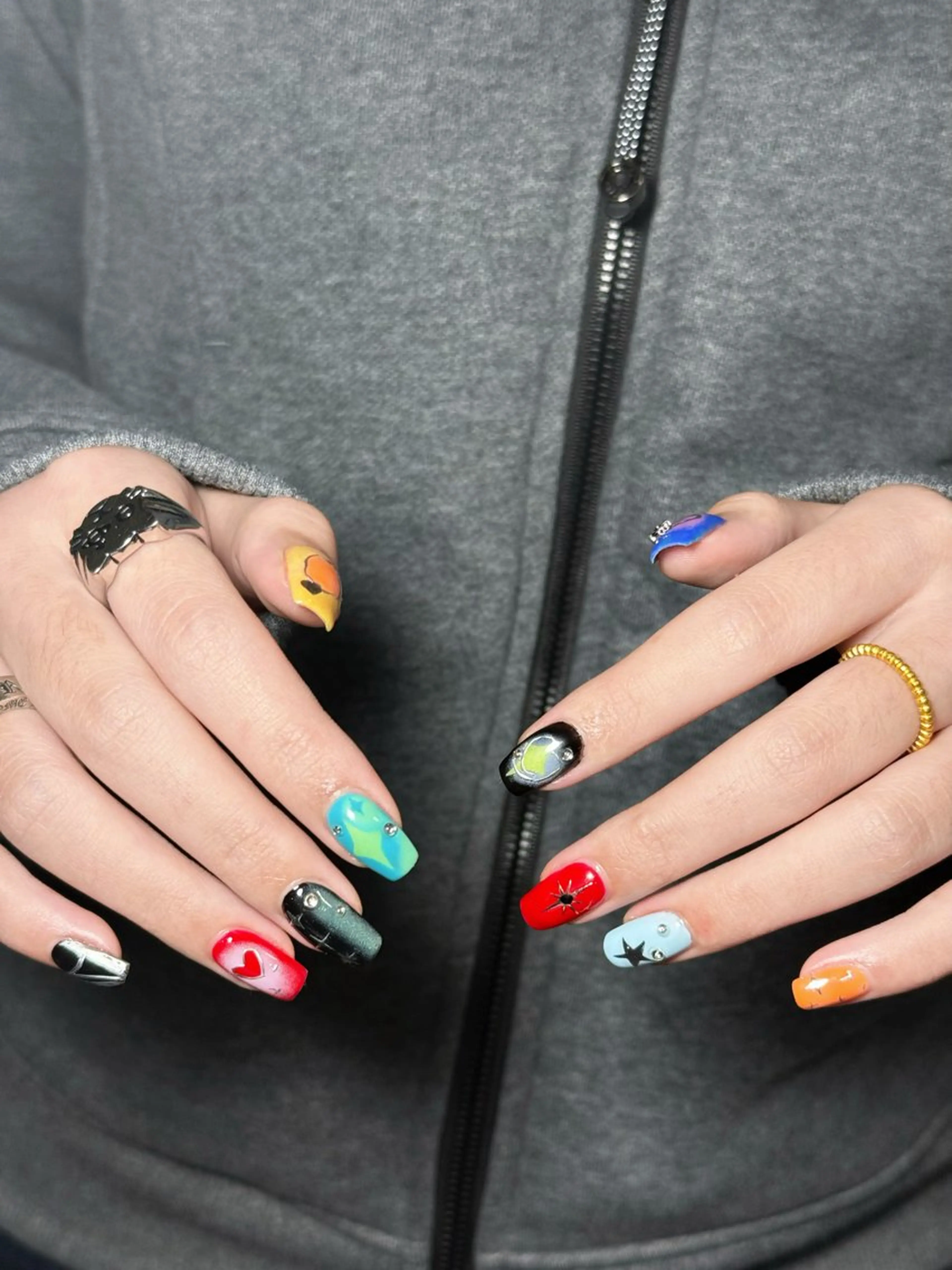 ショート カラー ハンドネイル LI XINLUのネイルデザイン