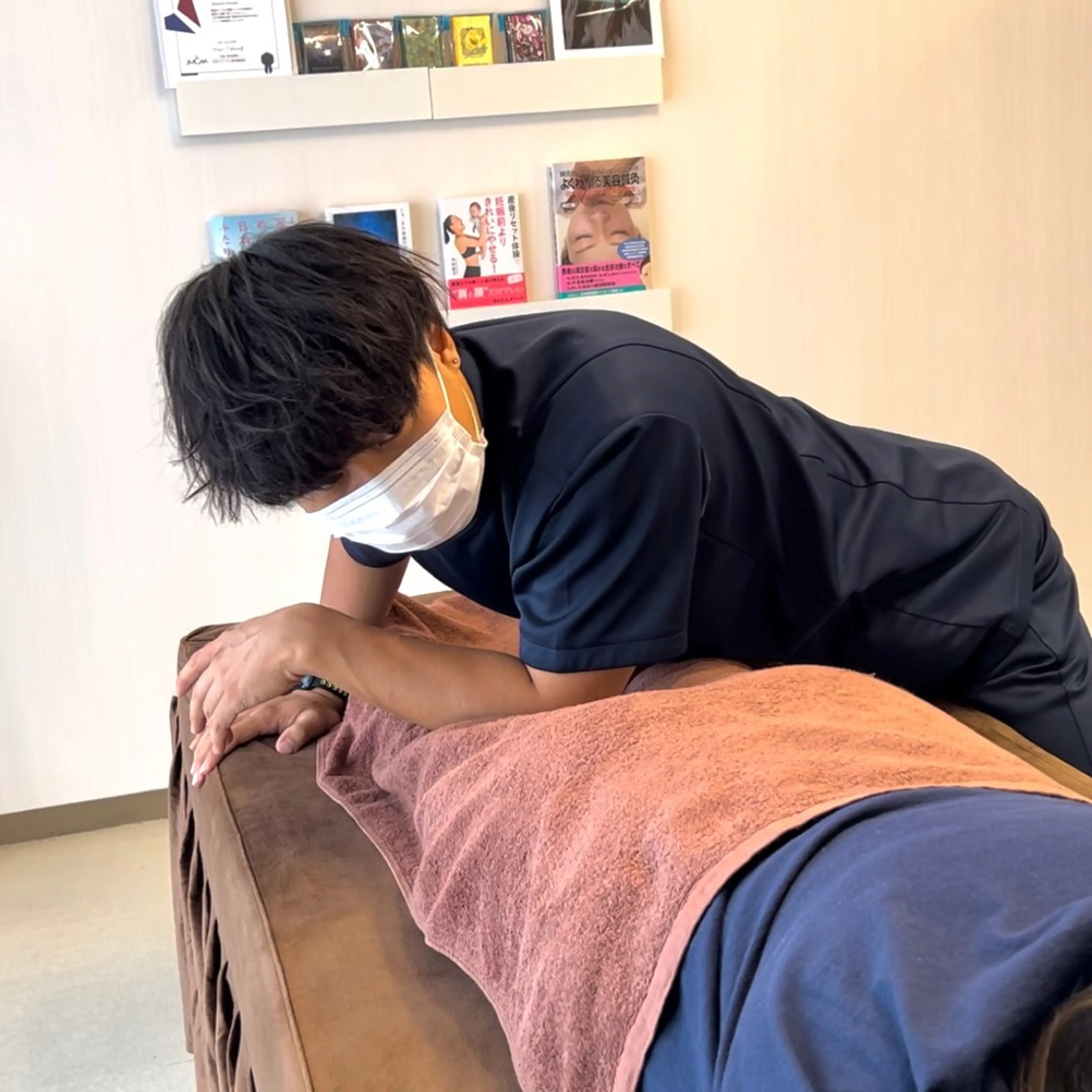 美容鍼×小顔×姿勢× ブライダル整体のエステ・リラクイメージ