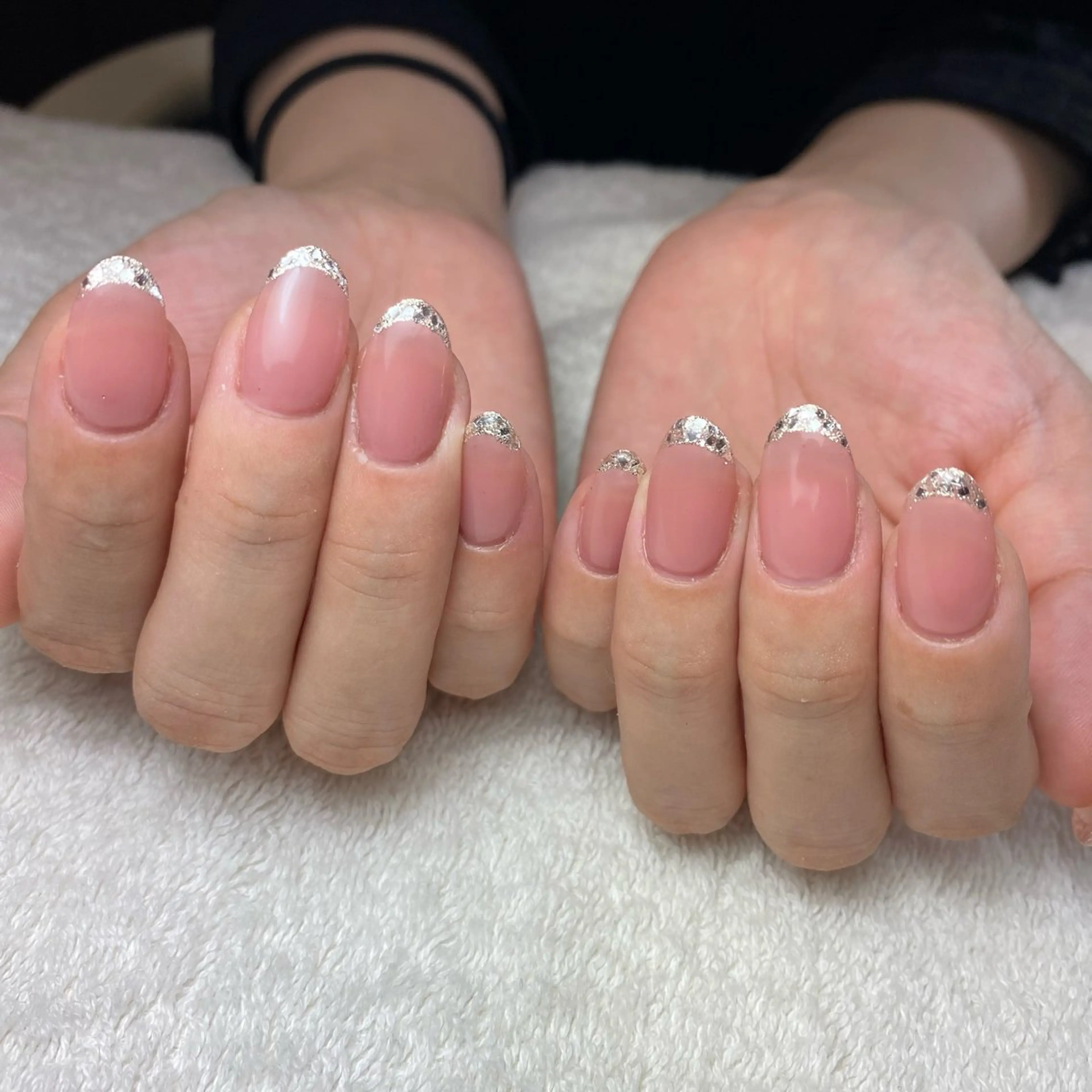 ネイル フレンチネイル ガラスフレンチ ハンドネイル COCO+所属・COCO +のエステ・リラクイメージ