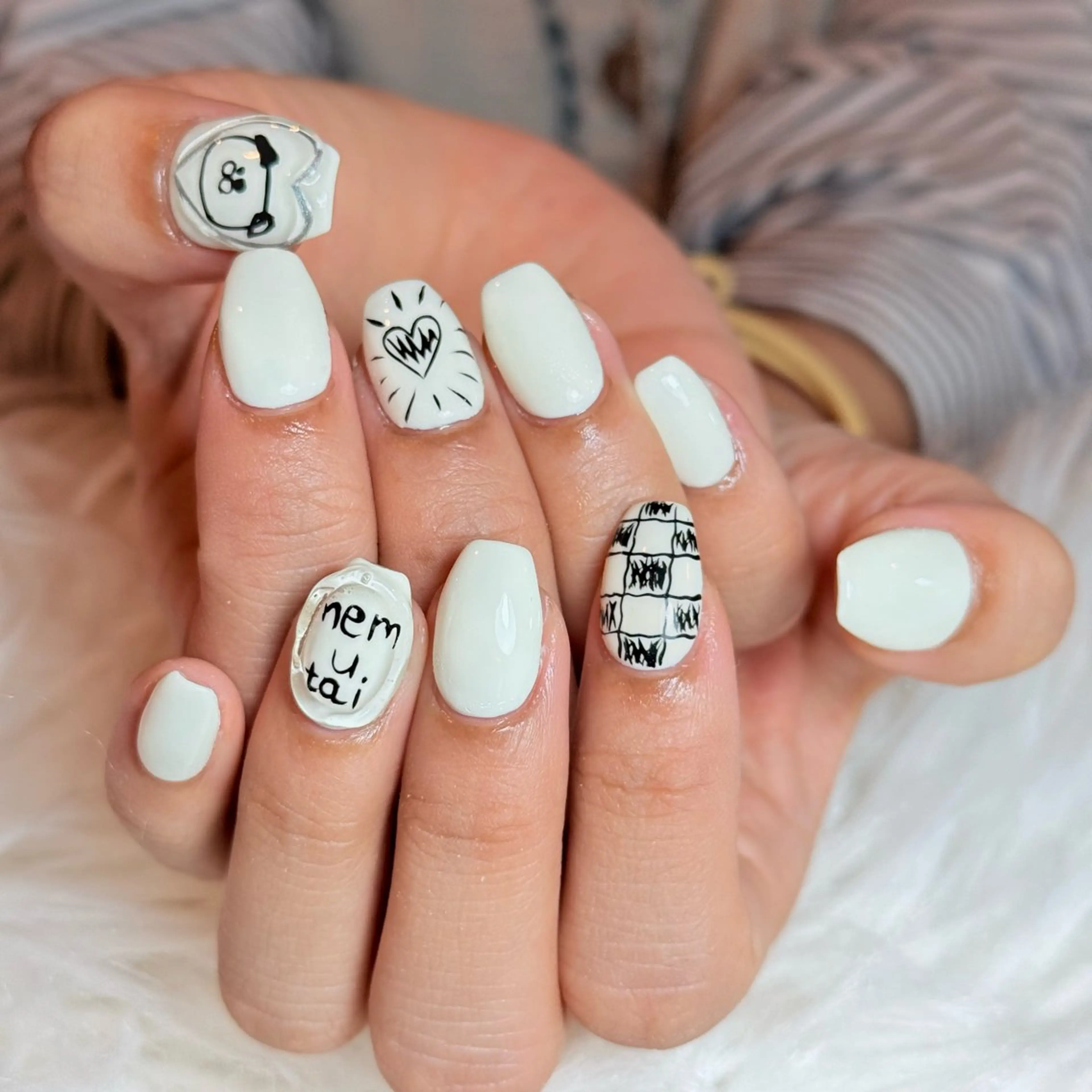 ネイル チークネイル フレンチネイル グラデーション キラキラネイル 韓国ネイル ハンドネイル Risa_ Nailのネイルデザイン