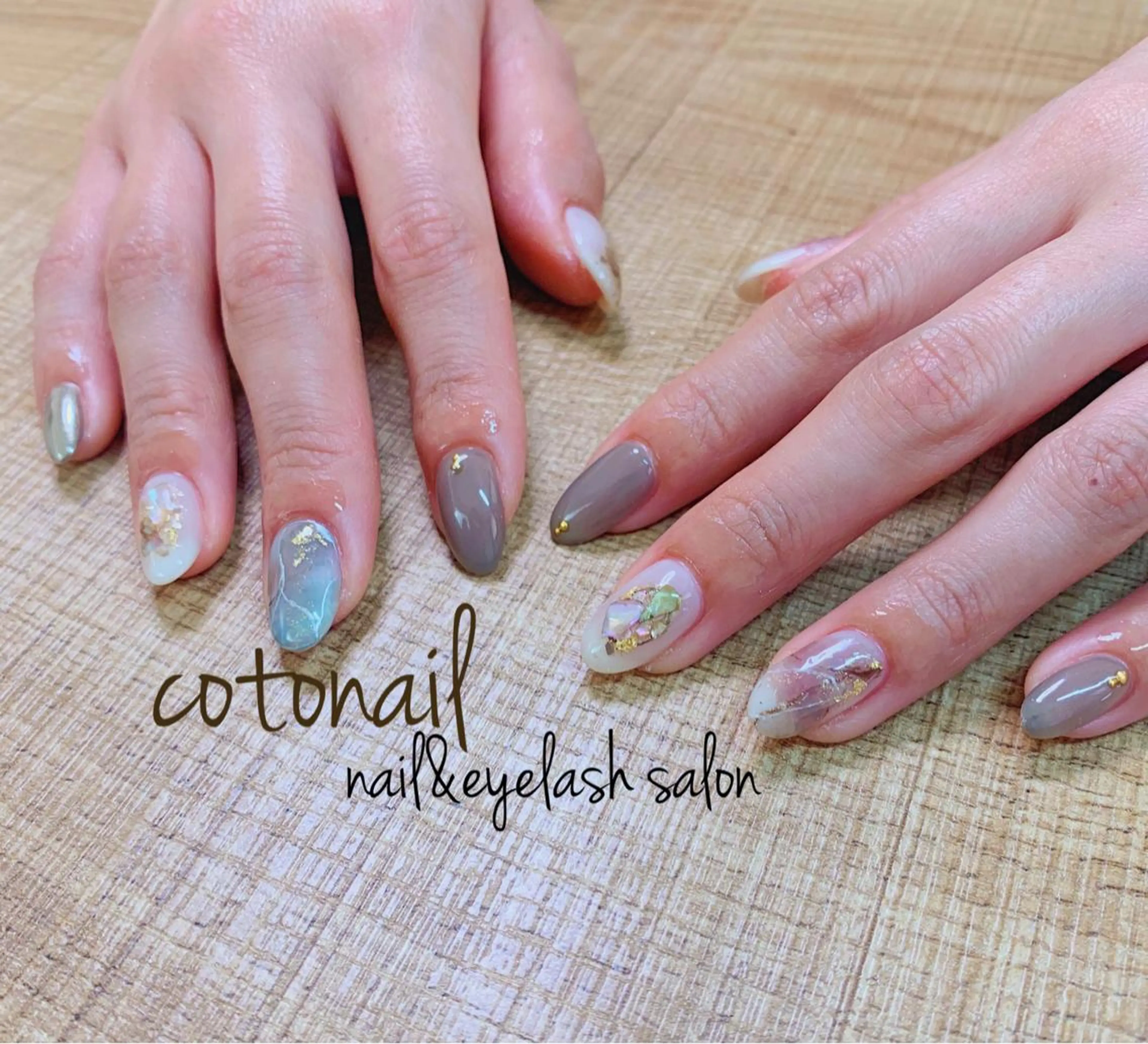 ミディアム ネイル アートネイル ハンドネイル ツメトマツゲ .のネイルデザイン