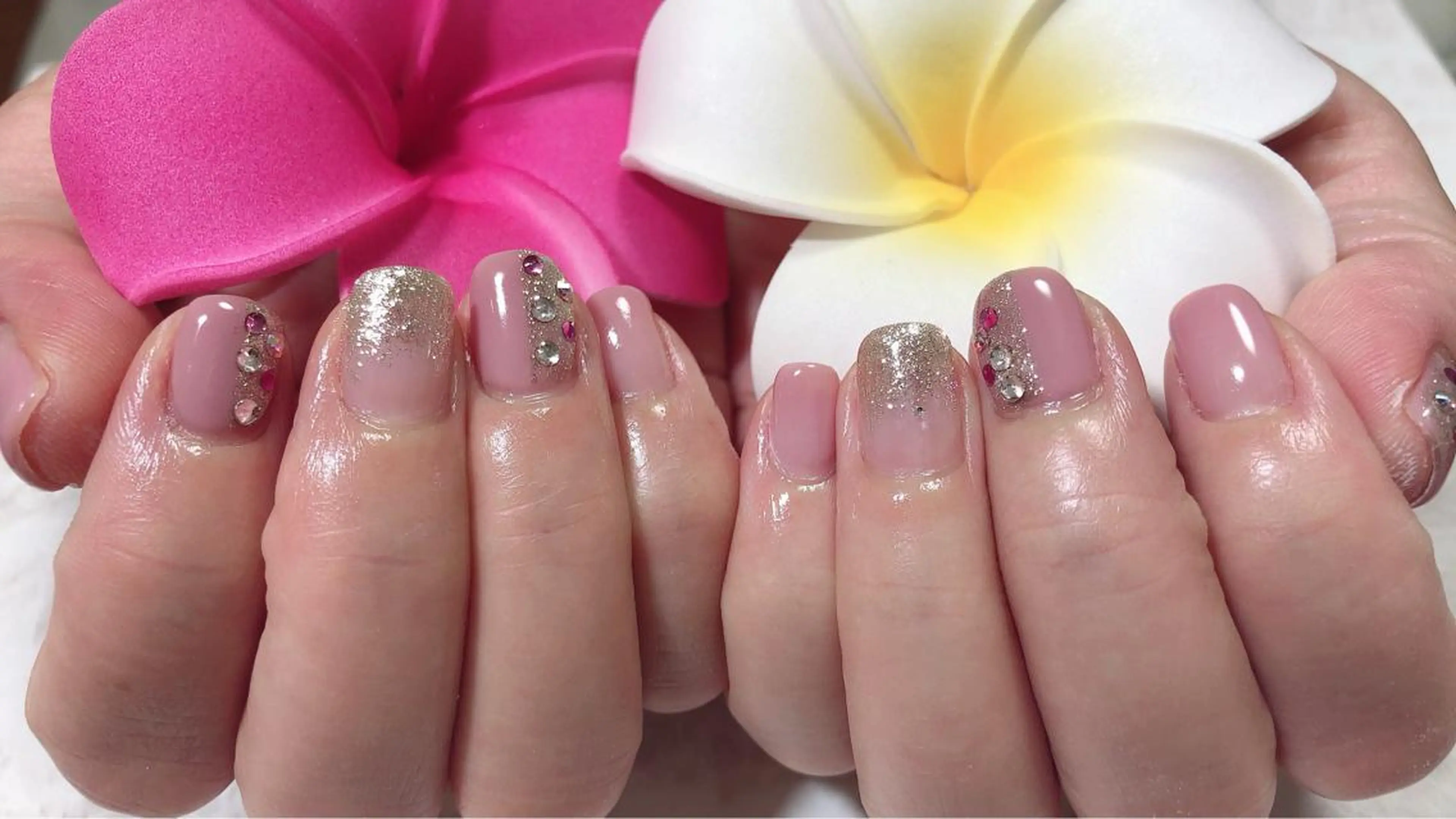 ネイル ハンドネイル フットネイル Lokahi NAILのネイルデザイン