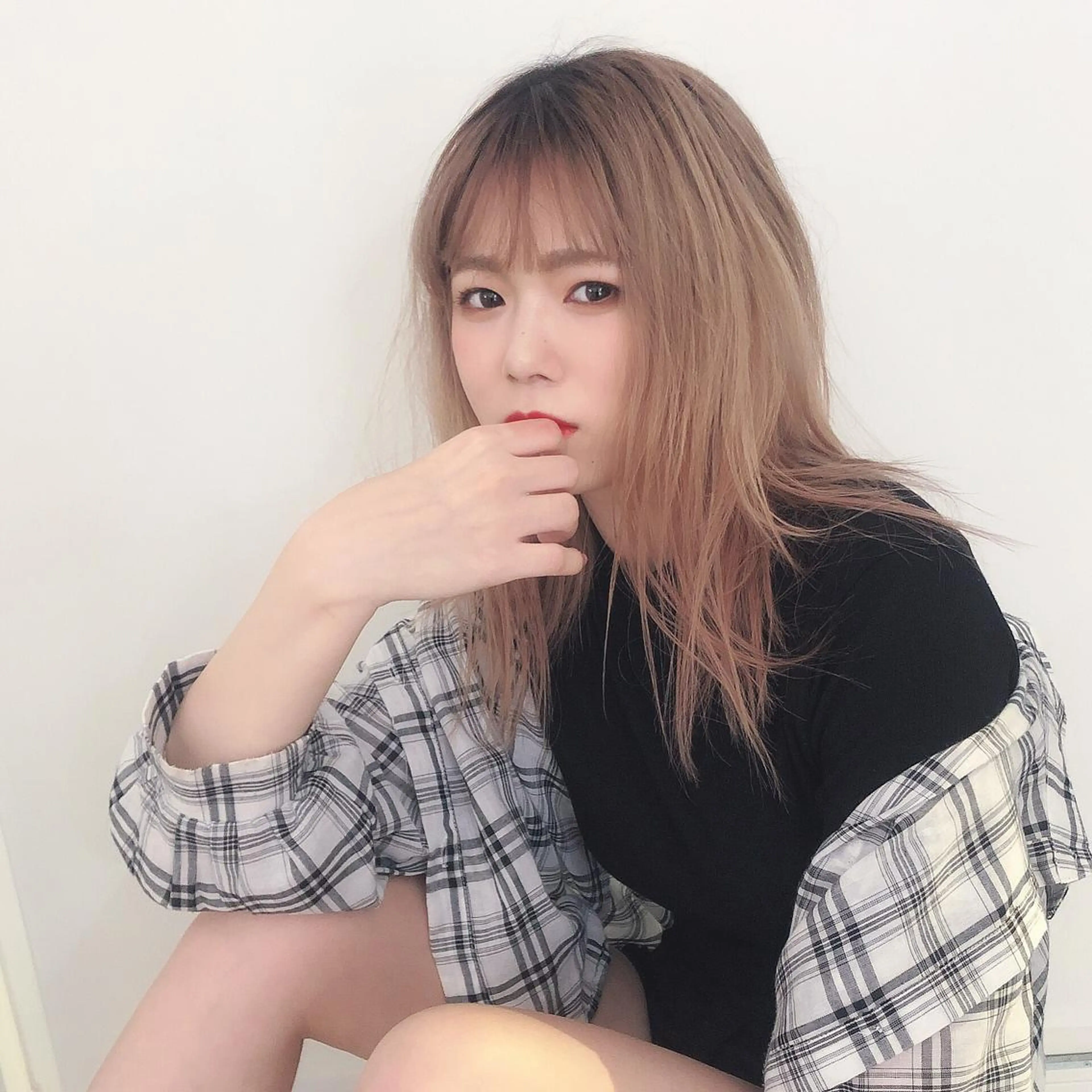 ミディアム HOLON池袋所属・ウルフカット ハッシュカット/七海のヘアスタイル