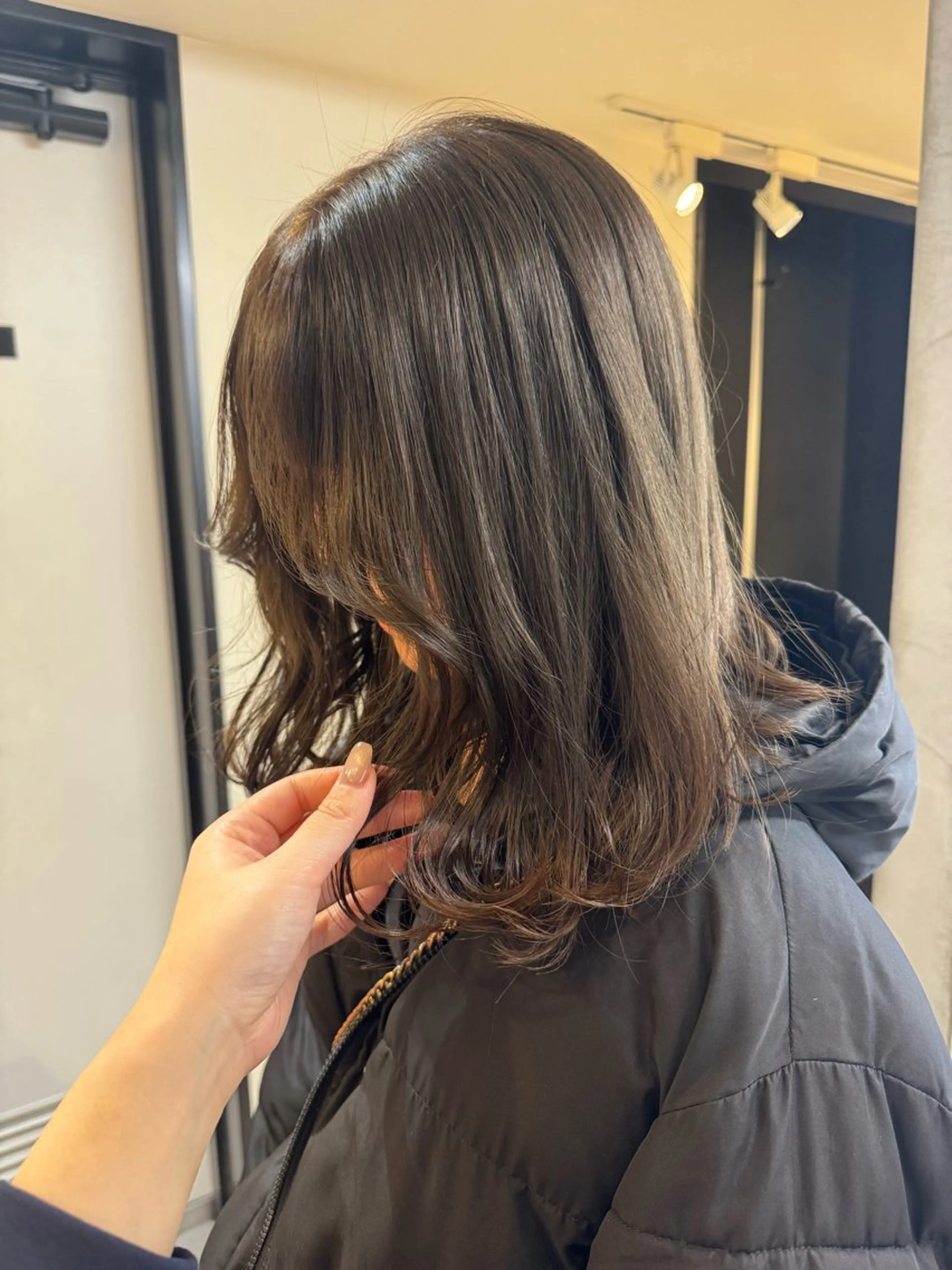 ロング カラー ベージュカラー オリーブベージュ 赤み無し柔らかカラー 【梅田】madokaのヘアスタイル