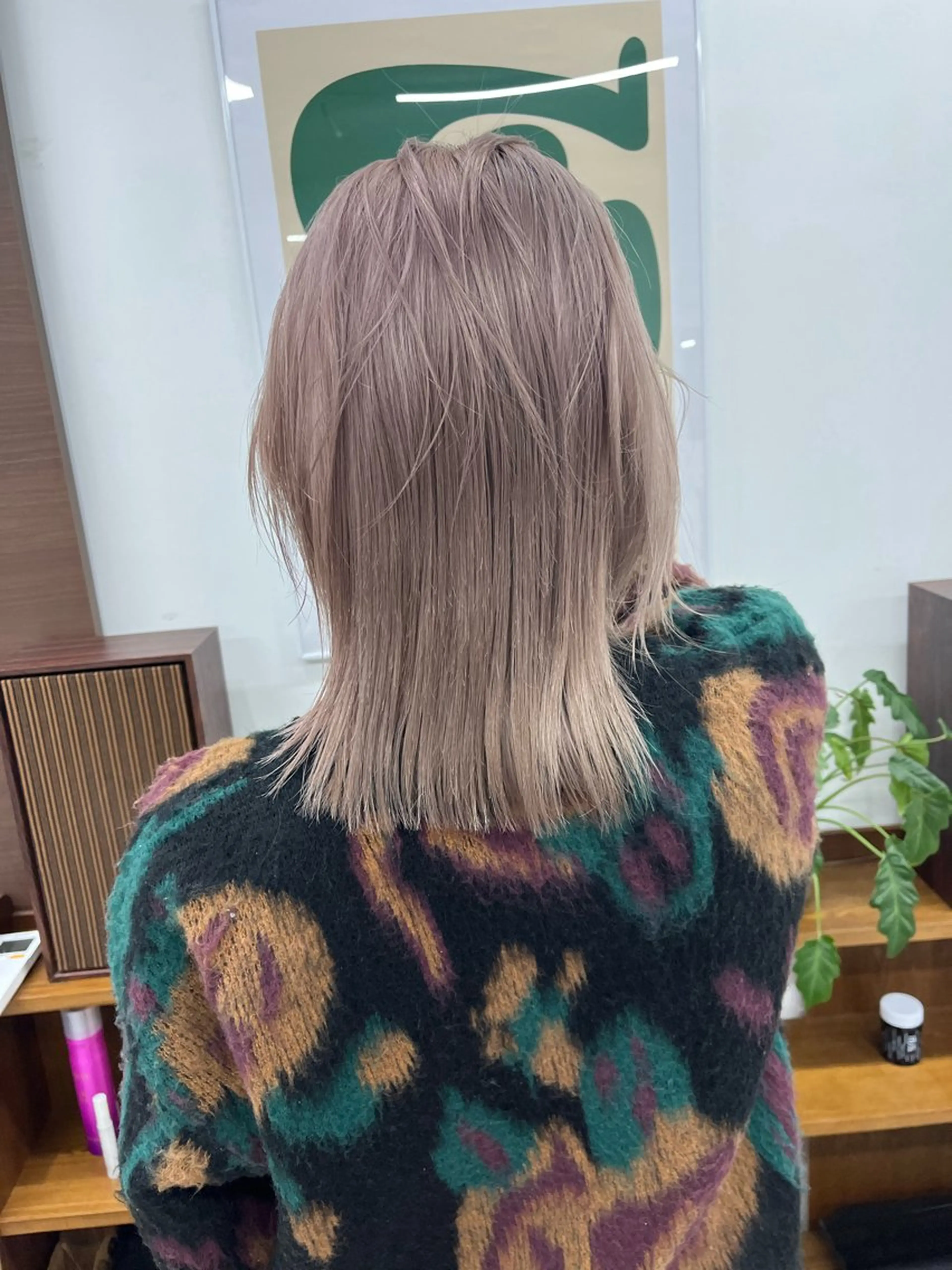 ミディアム ボブ/レイヤー/ ショートcovo代表のヘアスタイル