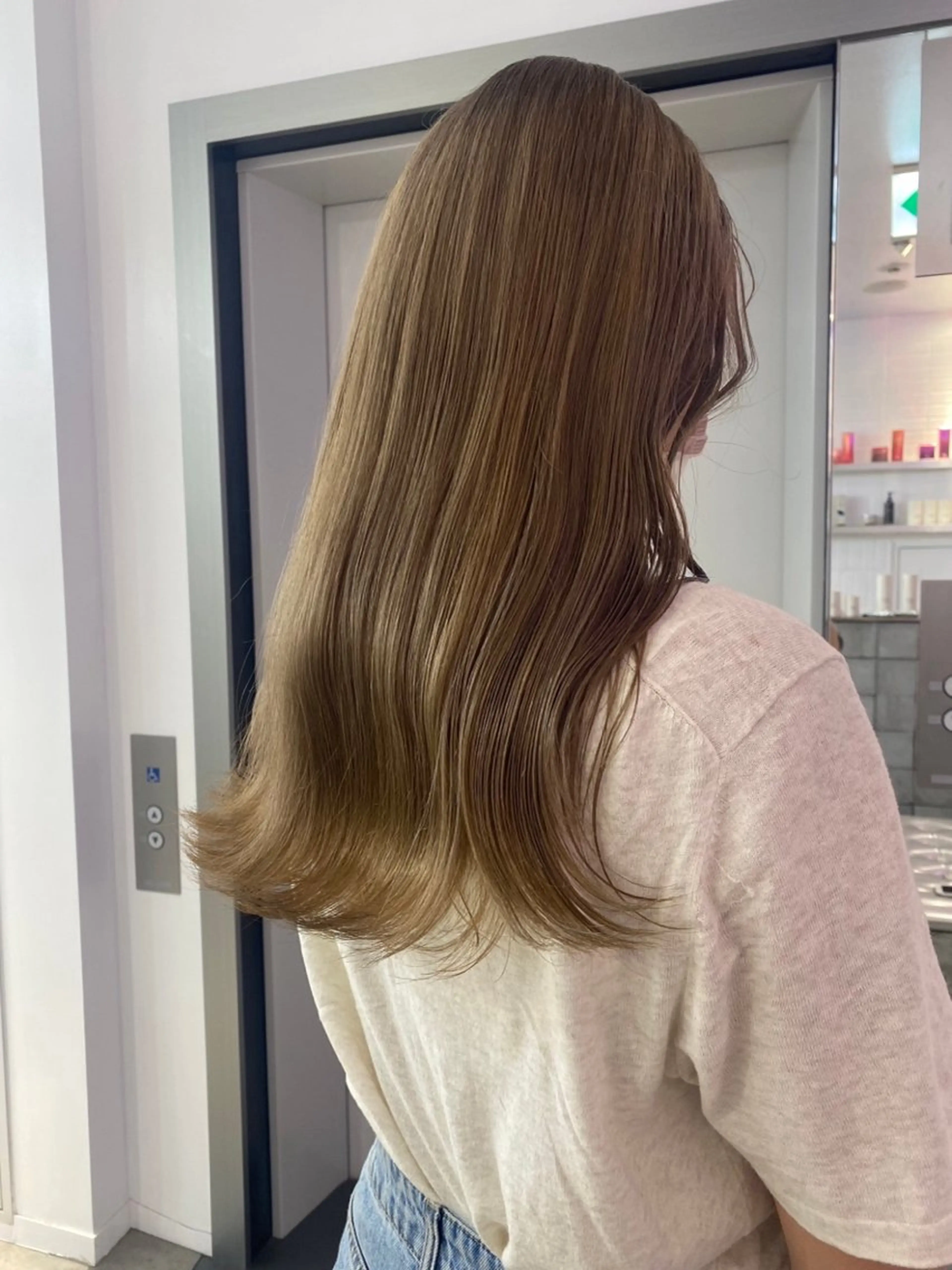 カラー AYUMI/ブリーチ モデル募集中🌻🐝のヘアスタイル