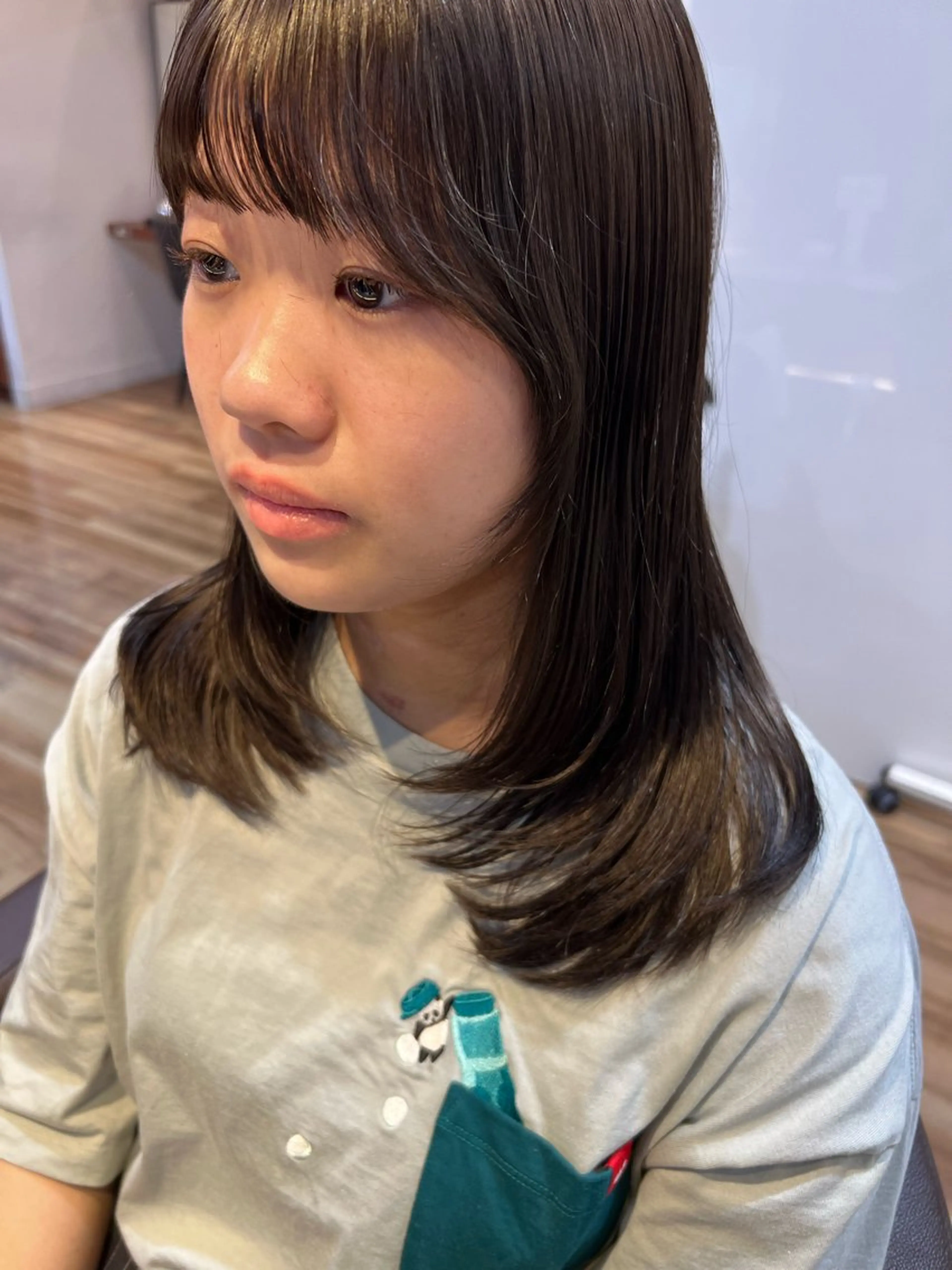 セミロング カット しみず さくら🌸のヘアスタイル