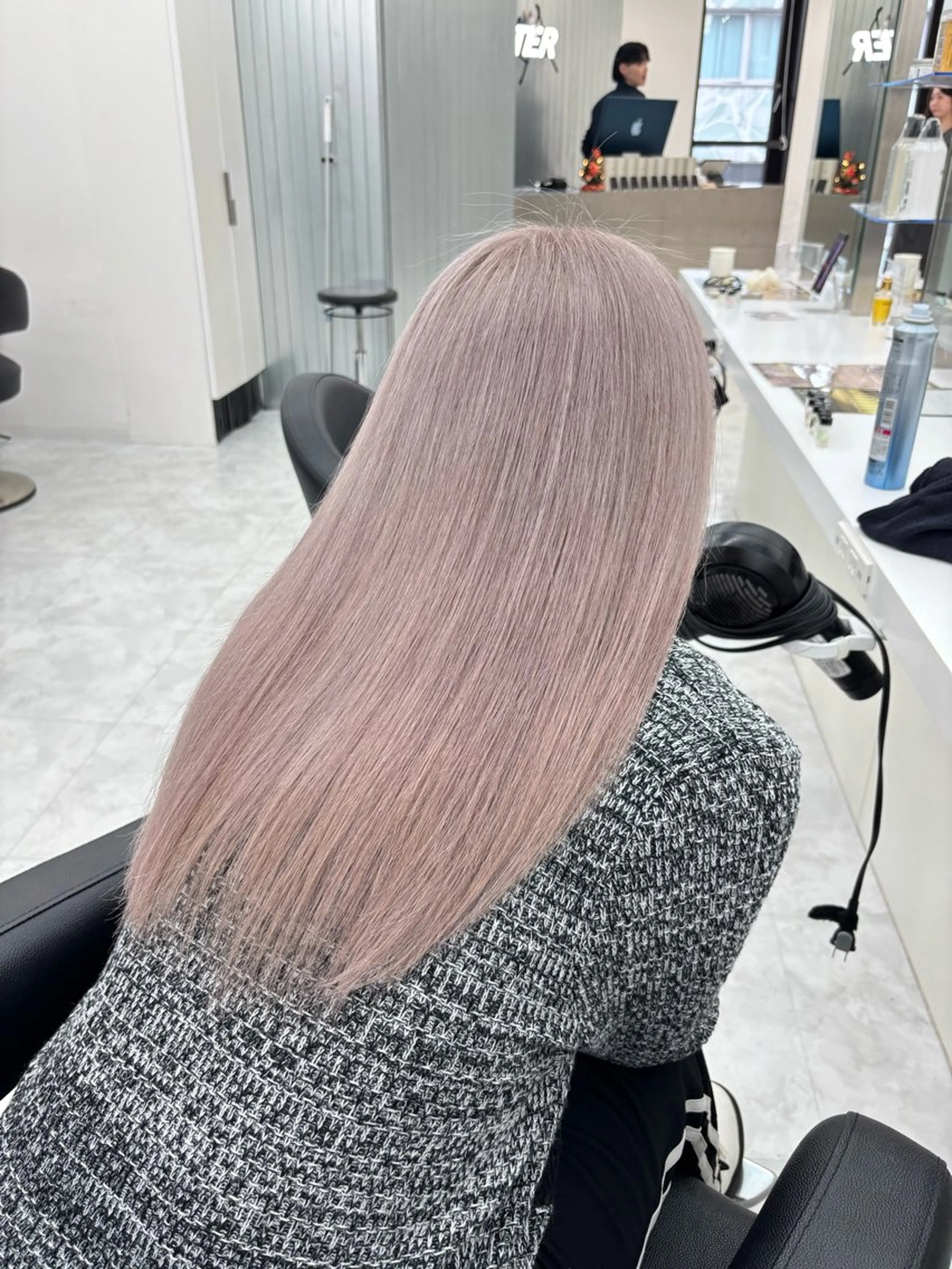 セミロング カラー ヘアカラー ヘッドスパ ヘアセット 🫧韓国風透明感 ヘア🫧towaのヘアスタイル