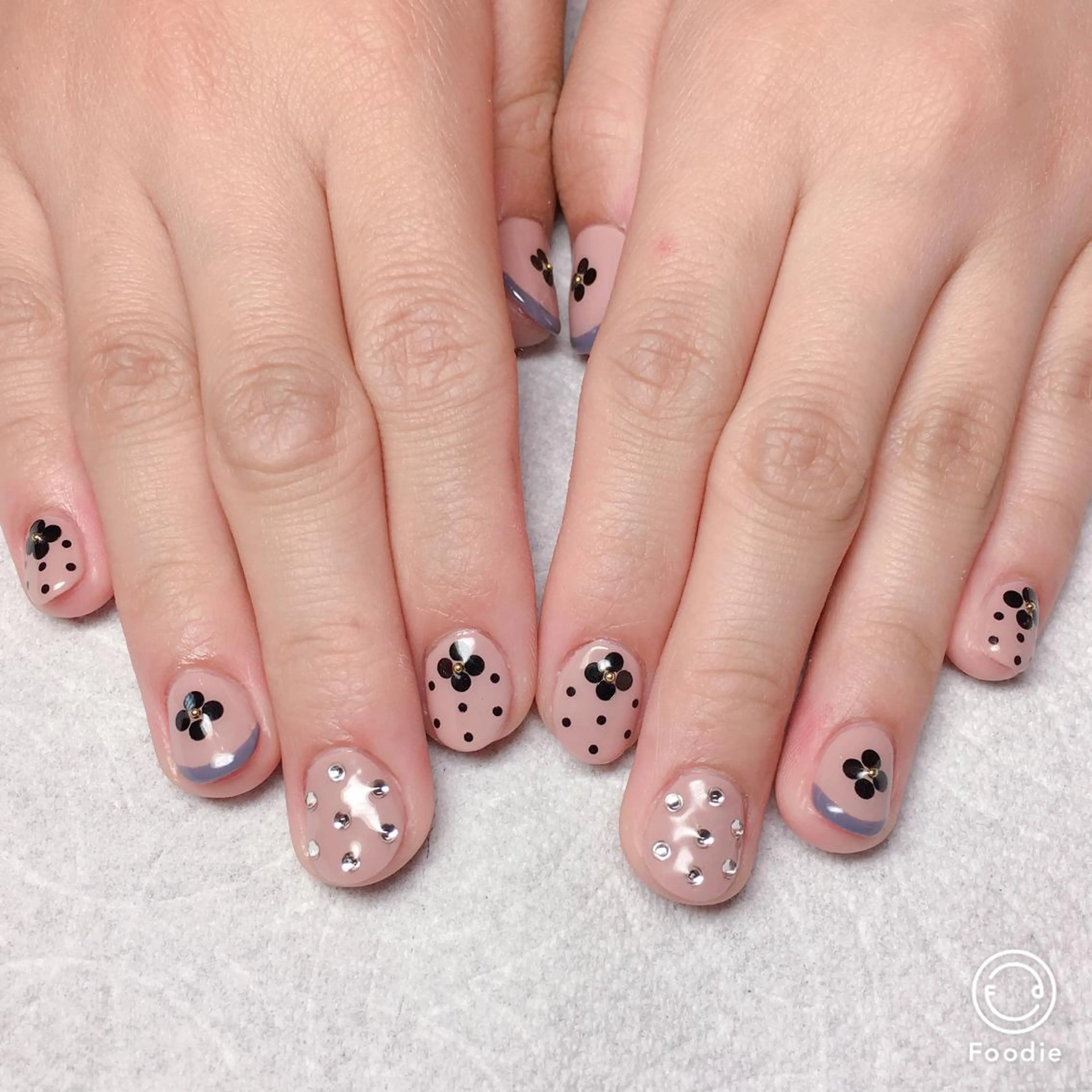 ネイル ハンドネイル THECOLORS所属・近貞 莉奈のネイルデザイン