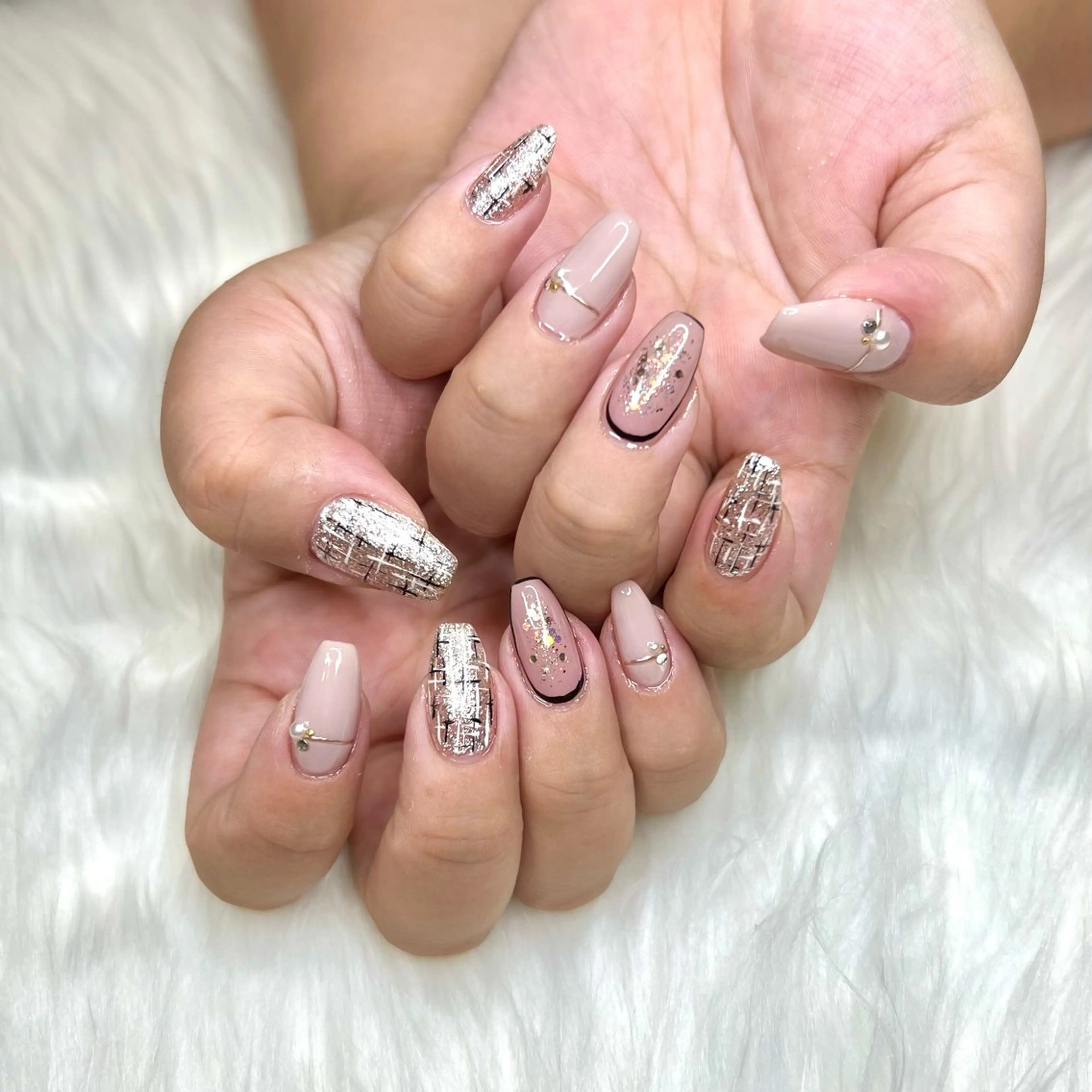 ネイル ハンドネイル vary clue所属・nailist🌻 YUKARIのネイルデザイン