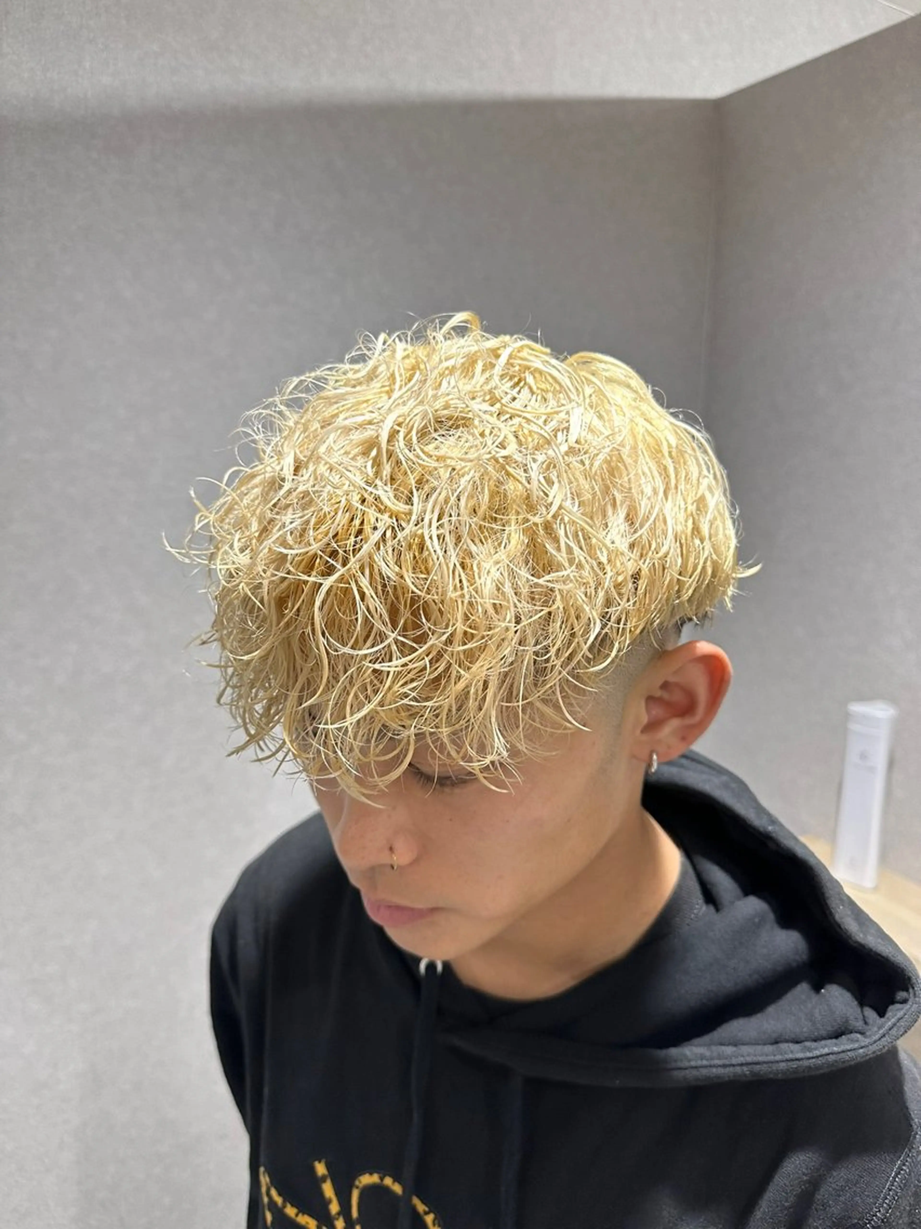 【1/26​〜​期間限定‼️】メンズカット+ブリーチパーマ+システムトリートメントの写真