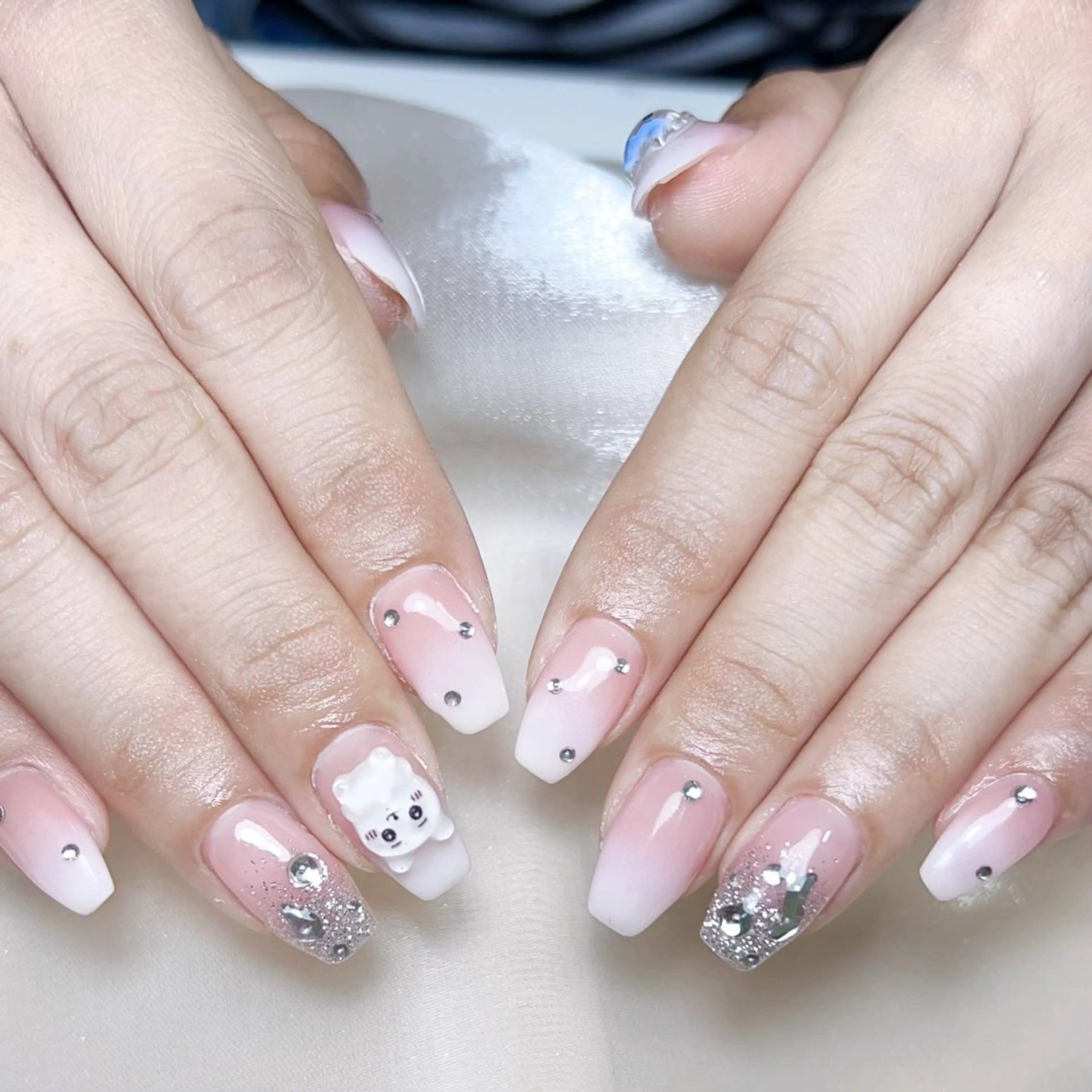 メンズ ネイル メンズ韓国風 アートネイル オーロラネイル ガーリー キラキラネイル ハンドネイル Nail salon 木にいるのネイルデザイン