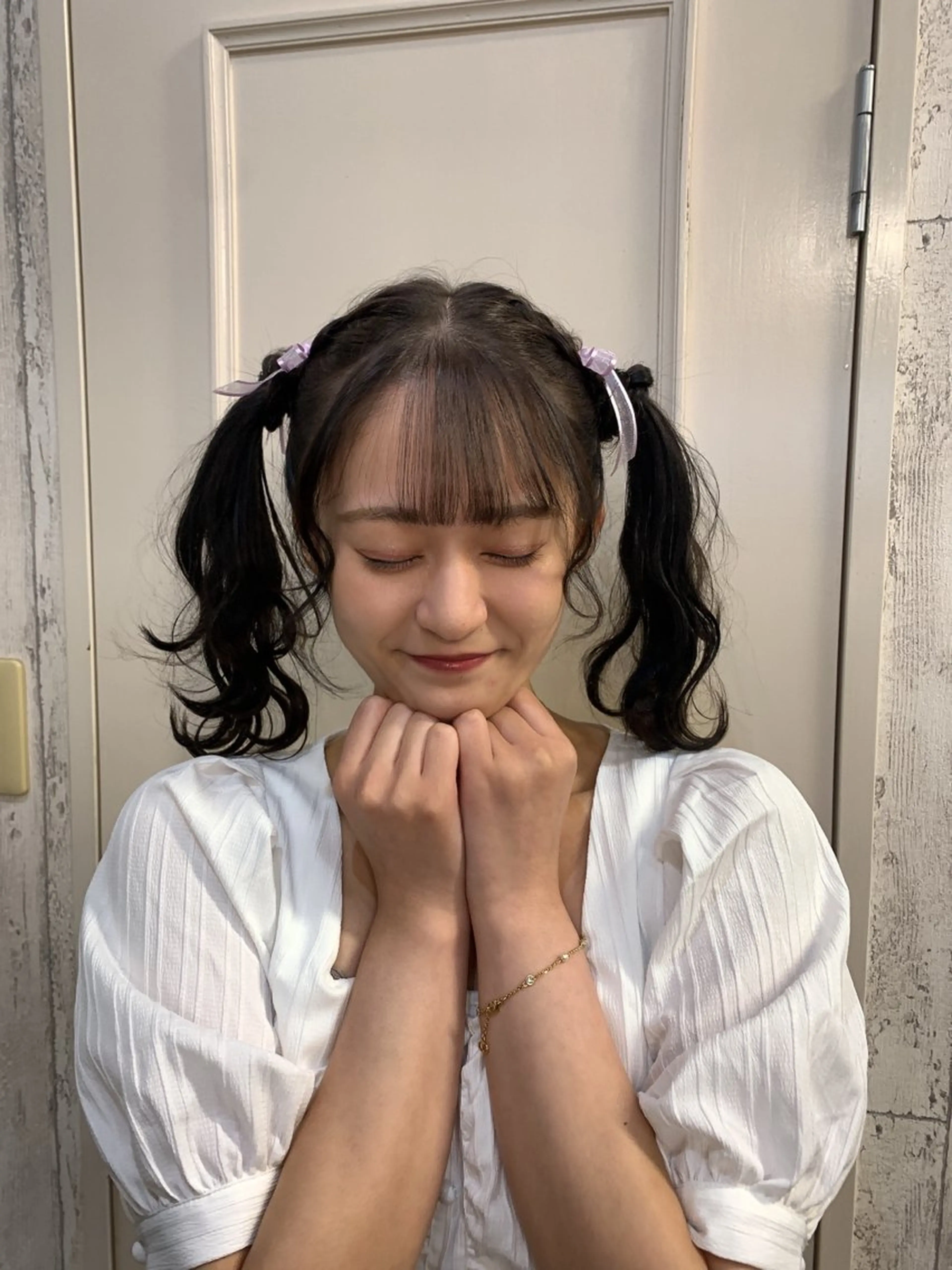 セミロング ヘアアレンジ ツインテール ヘアセット regalo Acari🍎のヘアスタイル