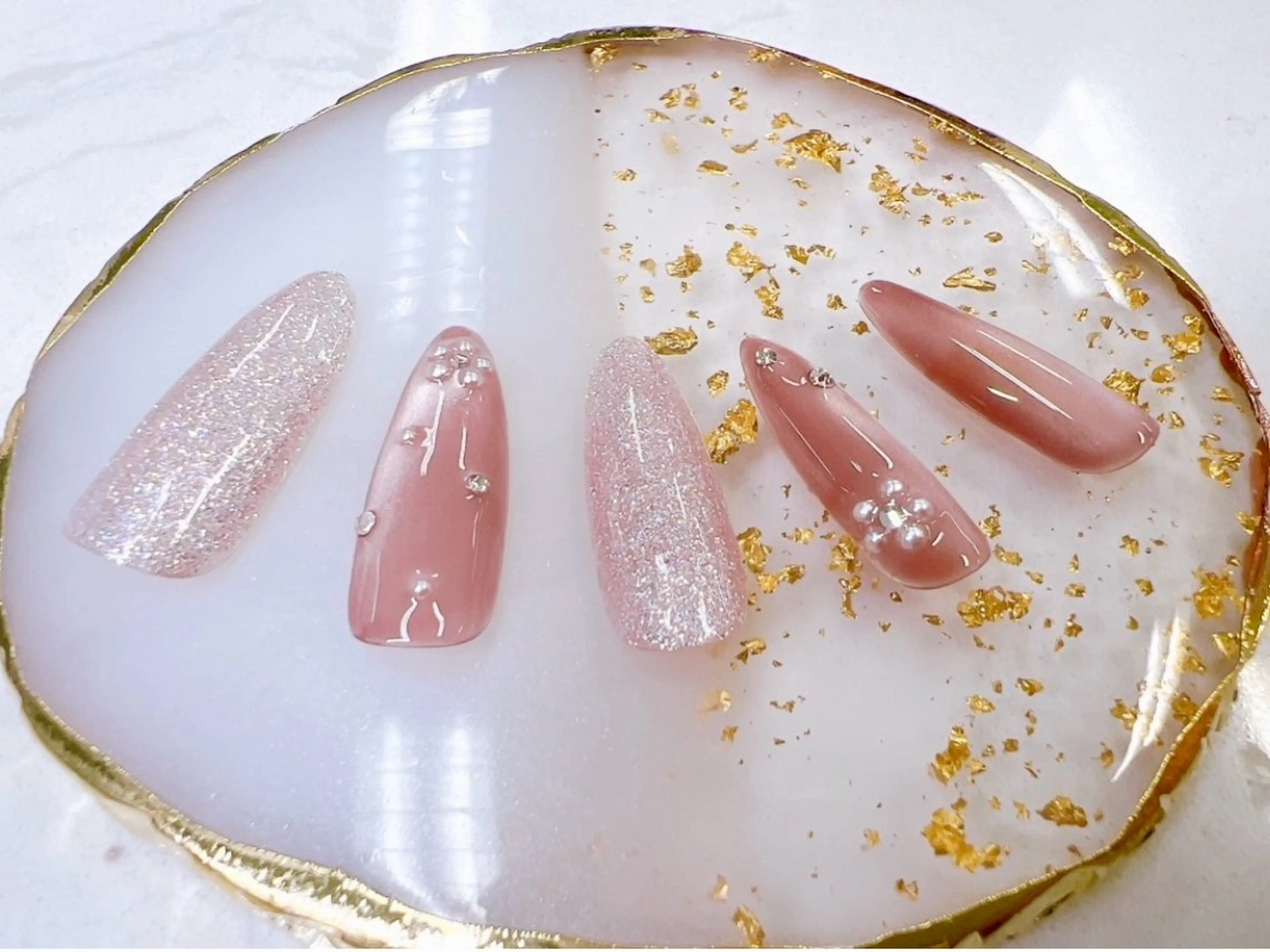 ネイル フレンチネイル ジェルネイル ガラスフレンチ キラキラネイル マグネットネイル クイーンズネイル銀座所属・Queeens nailのネイルデザイン