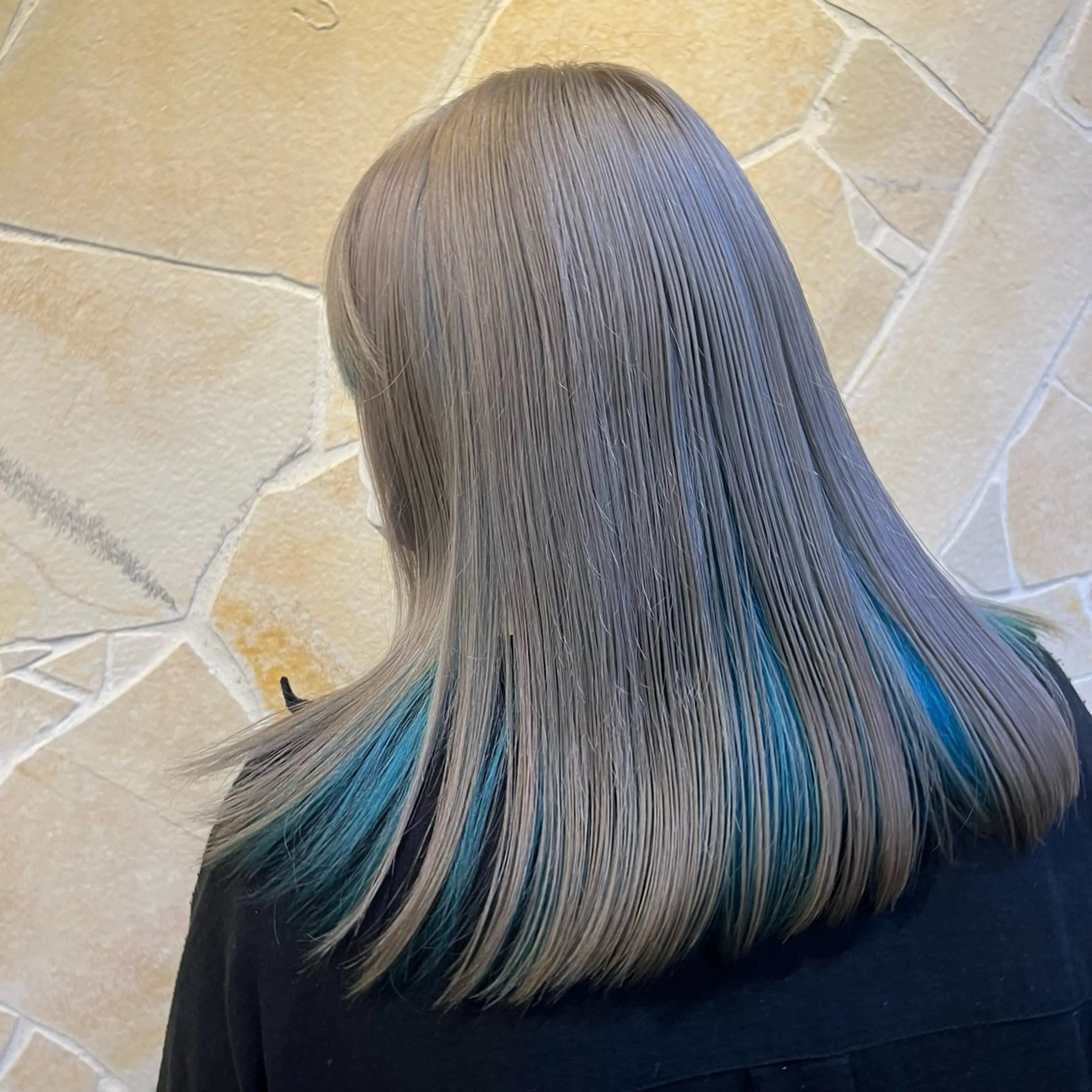 カラー and Artのヘアスタイル